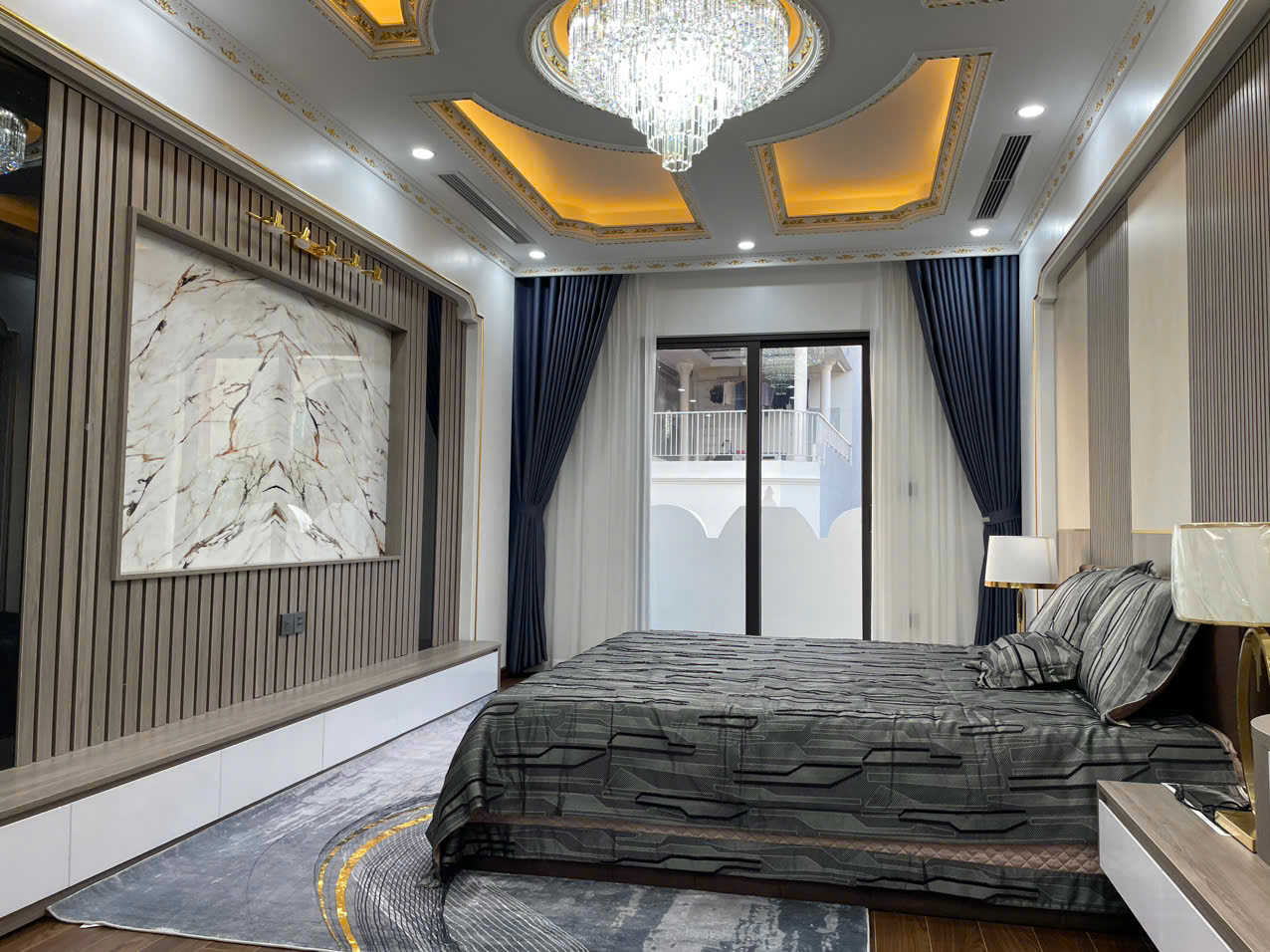 Bán nhà mặt ngõ phố Nguyễn Lam, gần Vinschool, 7 tầng, DT 65m2, MT 3.8m, 2025