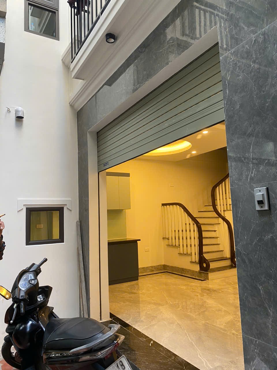 Bán nhà ngõ 134 phố Thạch Bàn, 5 tầng, DT 33m2, MT 4.5m, 3 phòng ngủ, SĐCC, 2025