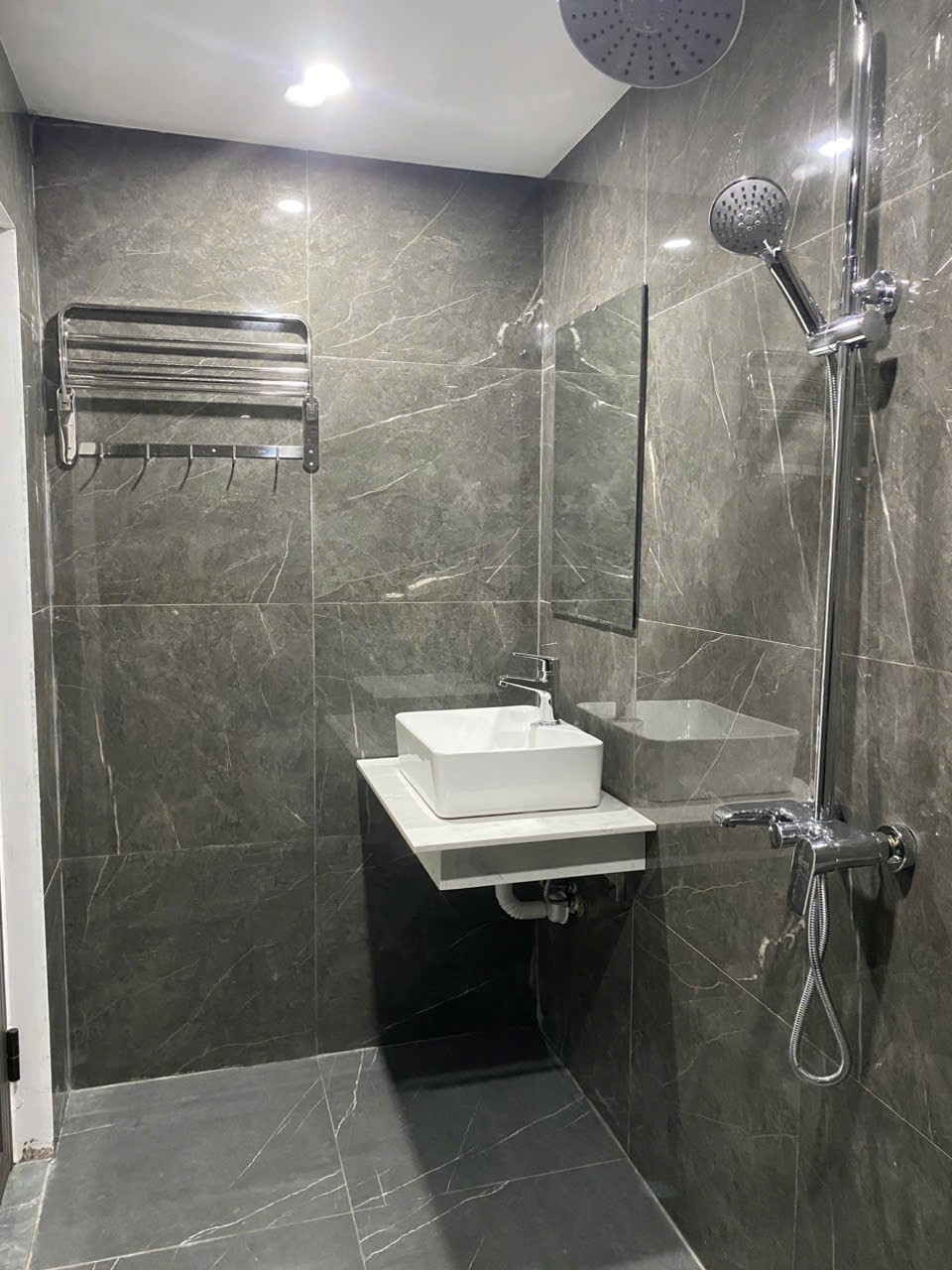 Bán nhà ngõ 134 phố Thạch Bàn, 5 tầng, DT 33m2, MT 4.5m, 3 phòng ngủ, SĐCC, 2025