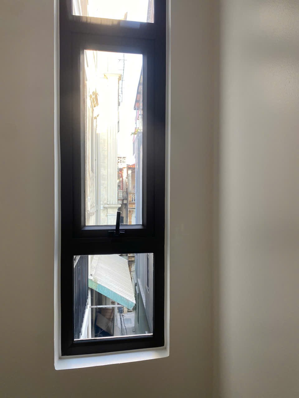 Bán nhà ngõ 134 phố Thạch Bàn, 5 tầng, DT 33m2, MT 4.5m, 3 phòng ngủ, SĐCC, 2025