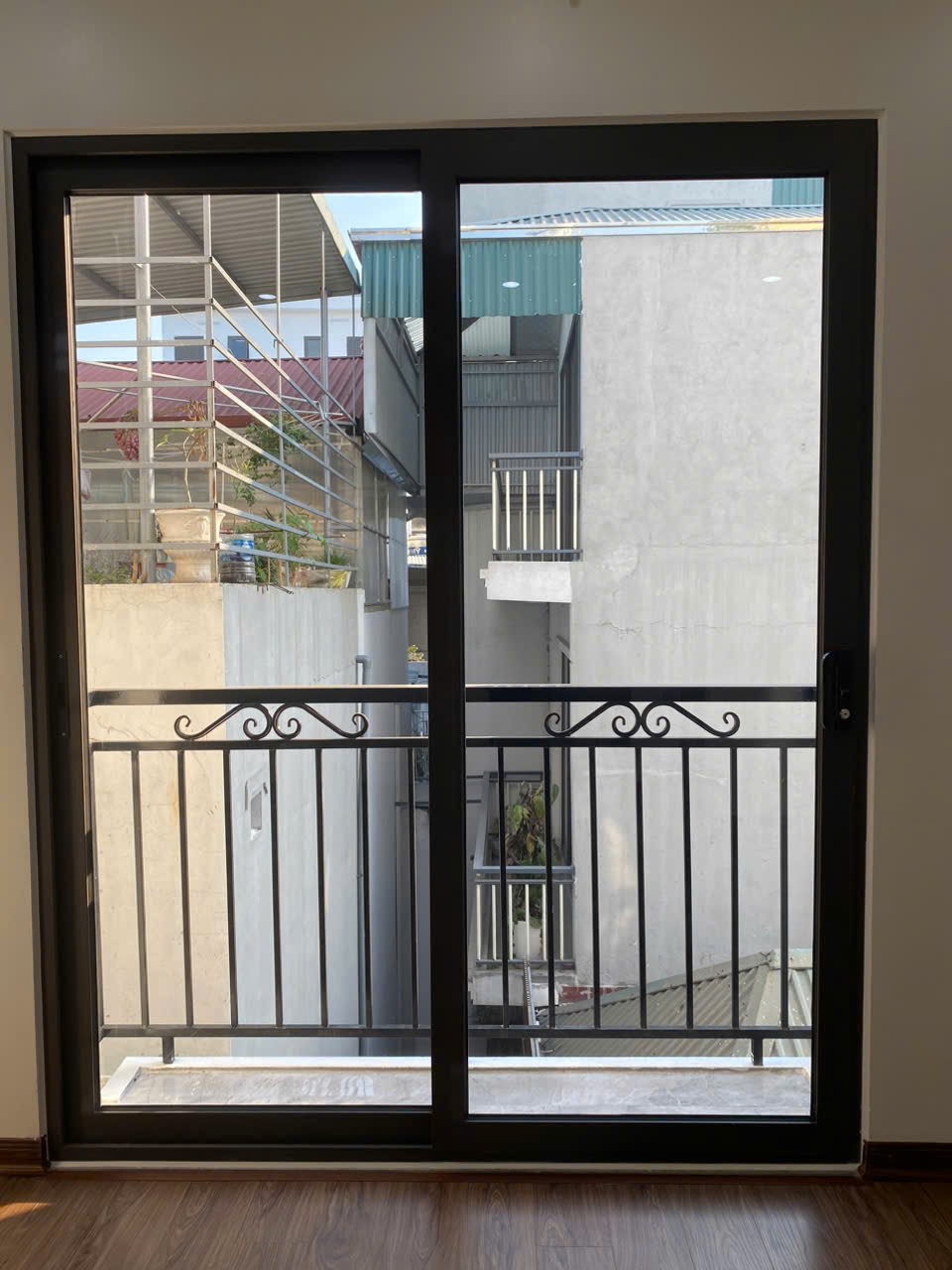 Bán nhà ngõ 134 phố Thạch Bàn, 5 tầng, DT 33m2, MT 4.5m, 3 phòng ngủ, SĐCC, 2025