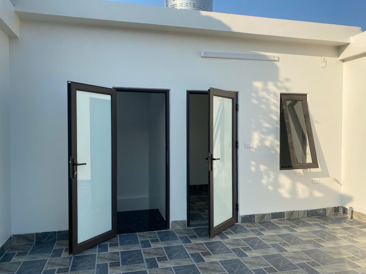 Bán nhà ngõ 134 phố Thạch Bàn, 5 tầng, DT 33m2, MT 4.5m, 3 phòng ngủ, SĐCC, 2025