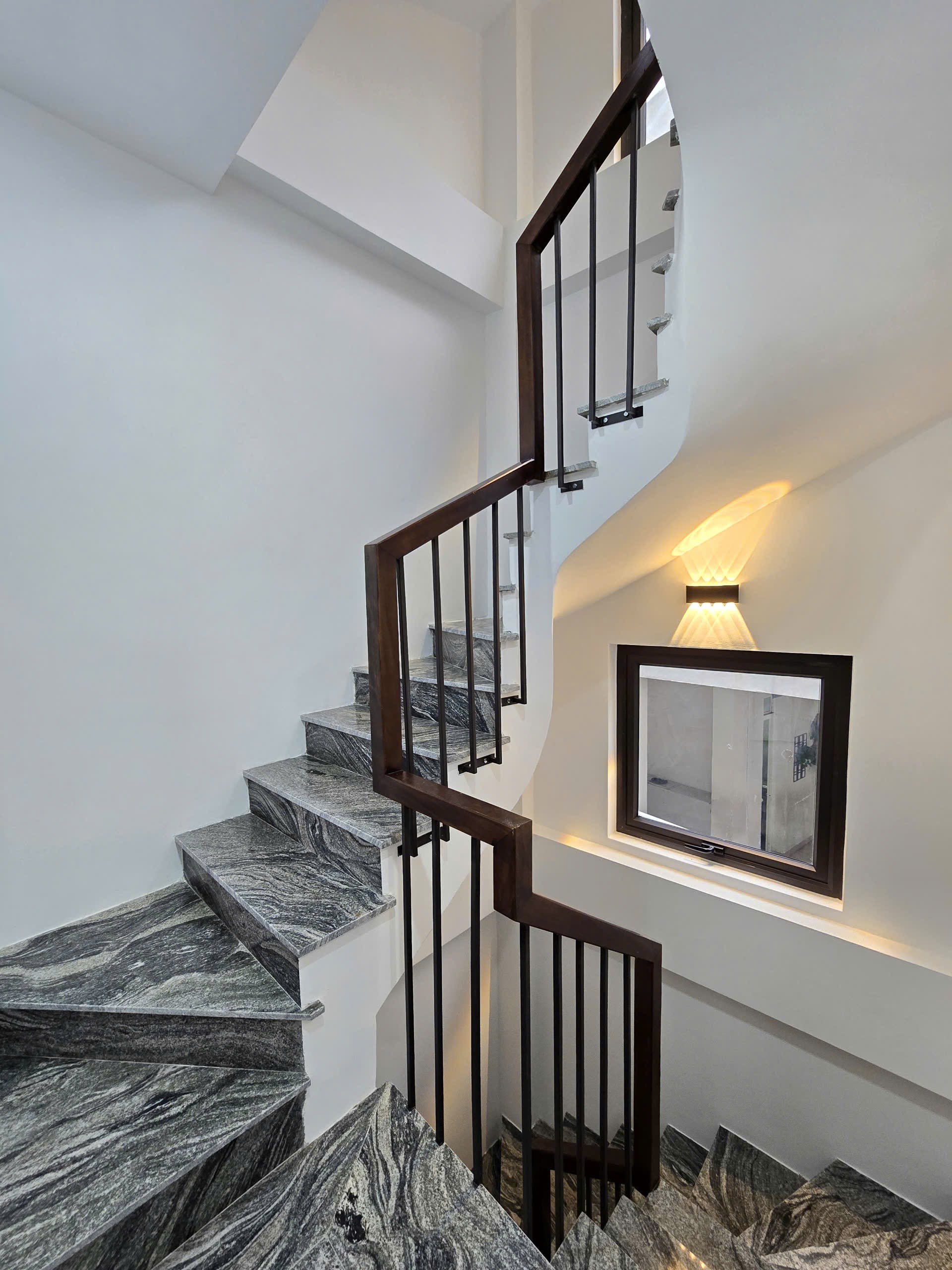 Bán nhà ngõ 66 phố Ngọc Lâm, 6 tầng, DT 39m2, MT 5m, 3PN, có thang máy, ĐÃ BÁN