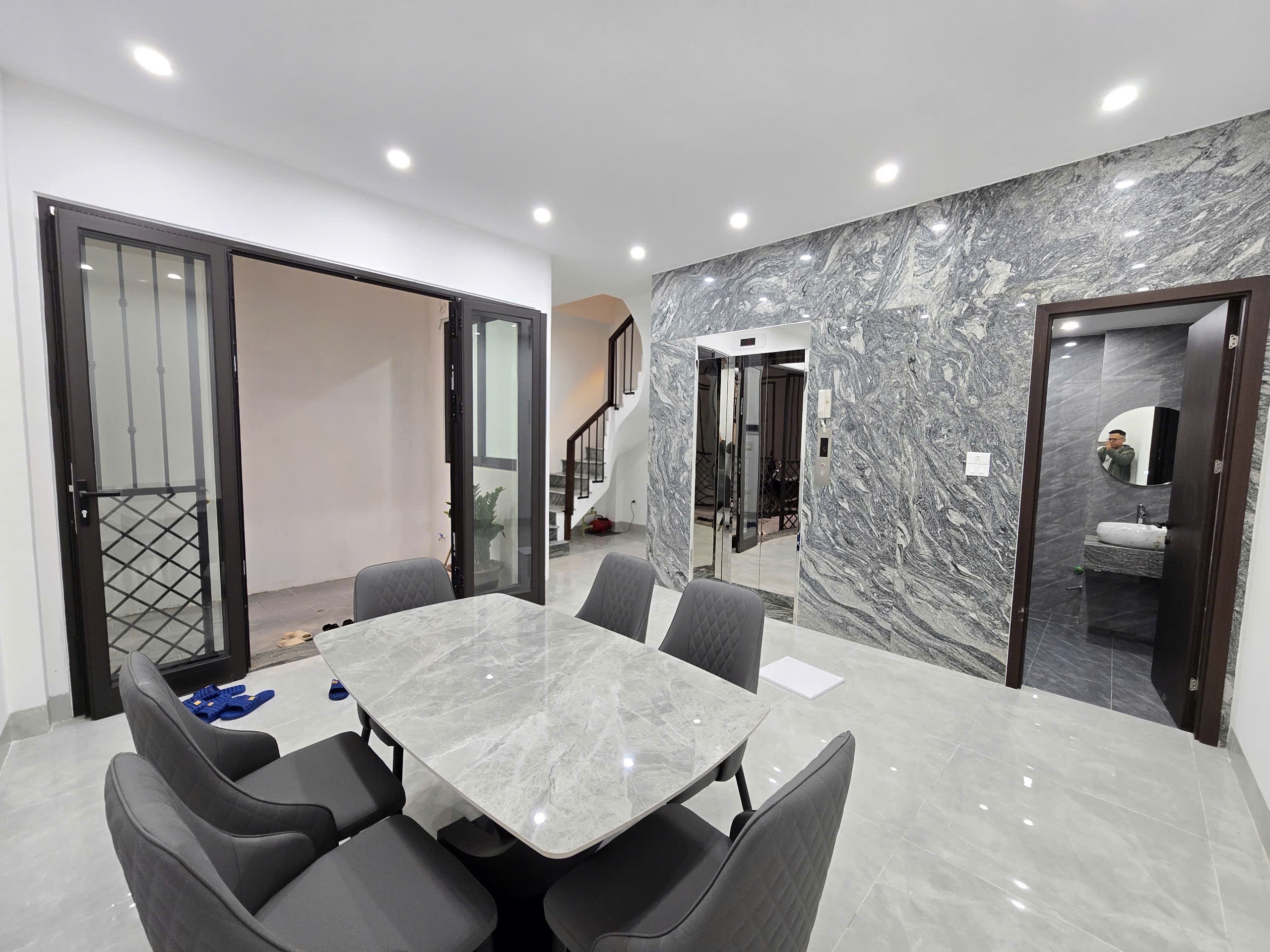 Bán nhà ngõ 66 phố Ngọc Lâm, 6 tầng, DT 39m2, MT 5m, 3PN, có thang máy, ĐÃ BÁN