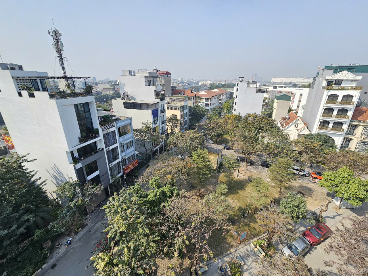 Bán nhà phân lô phố Cổ Linh, Thạch Bàn, 7 tầng, DT 40m2, MT 3.8m, 4PN, tiện kinh doanh