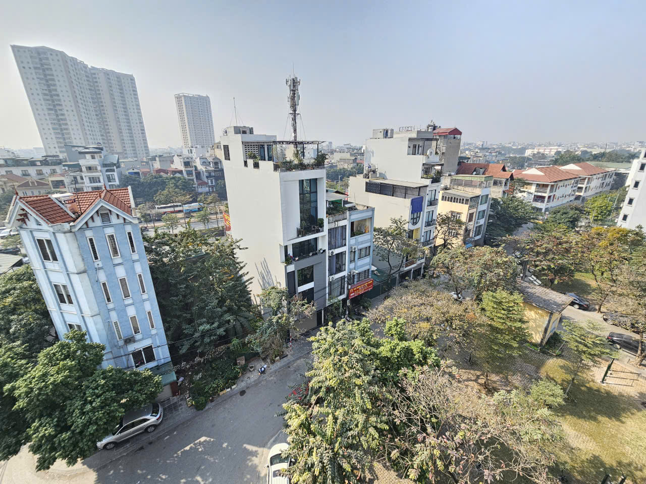 Bán nhà phân lô phố Cổ Linh, Thạch Bàn, 7 tầng, DT 40m2, MT 3.8m, 4PN, tiện kinh doanh