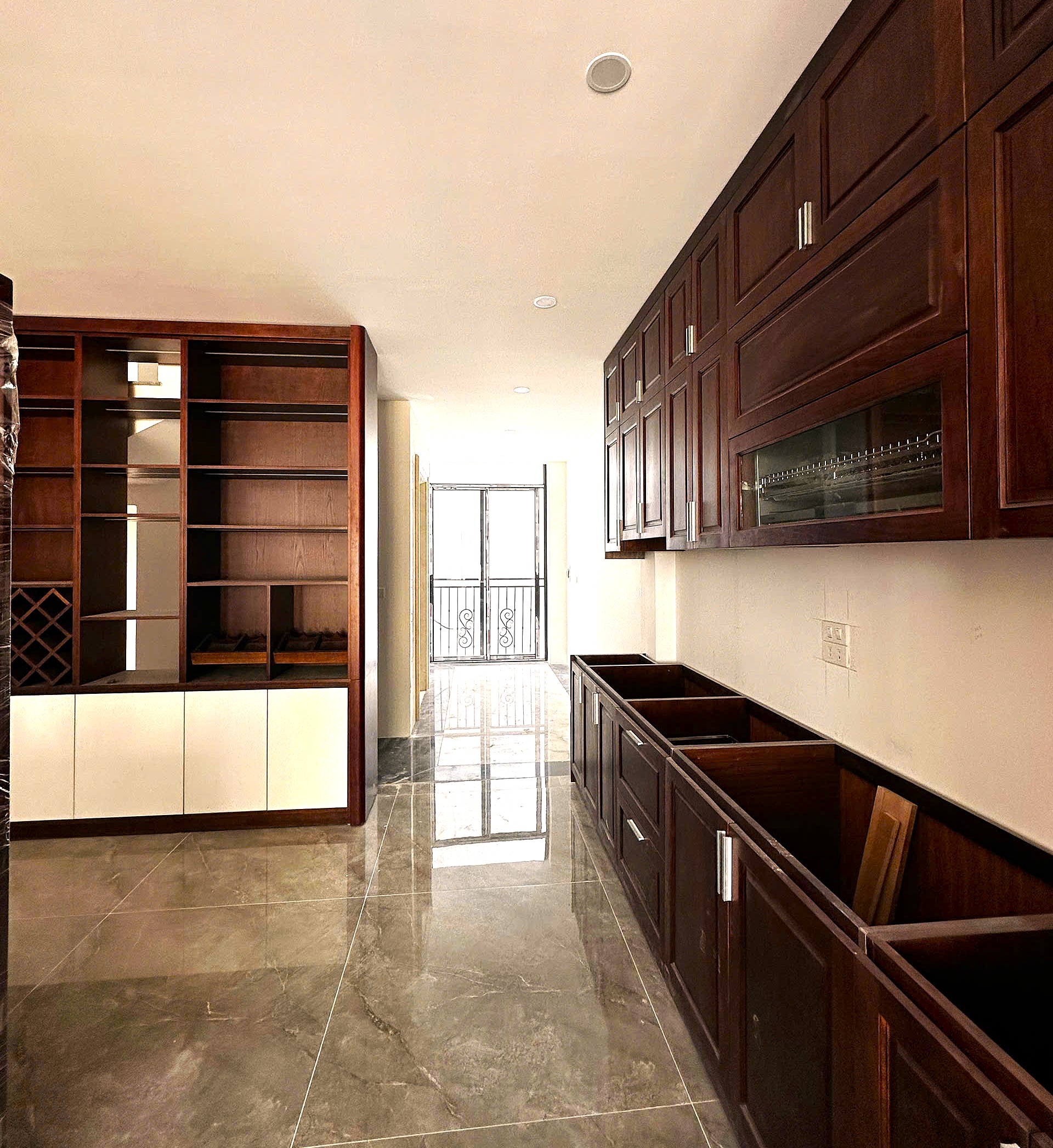 Bán nhà phố Lâm Hạ, gần hồ Hàng Không, 7 tầng, DT 68m2, MT 5m, 4PN, full nội thất