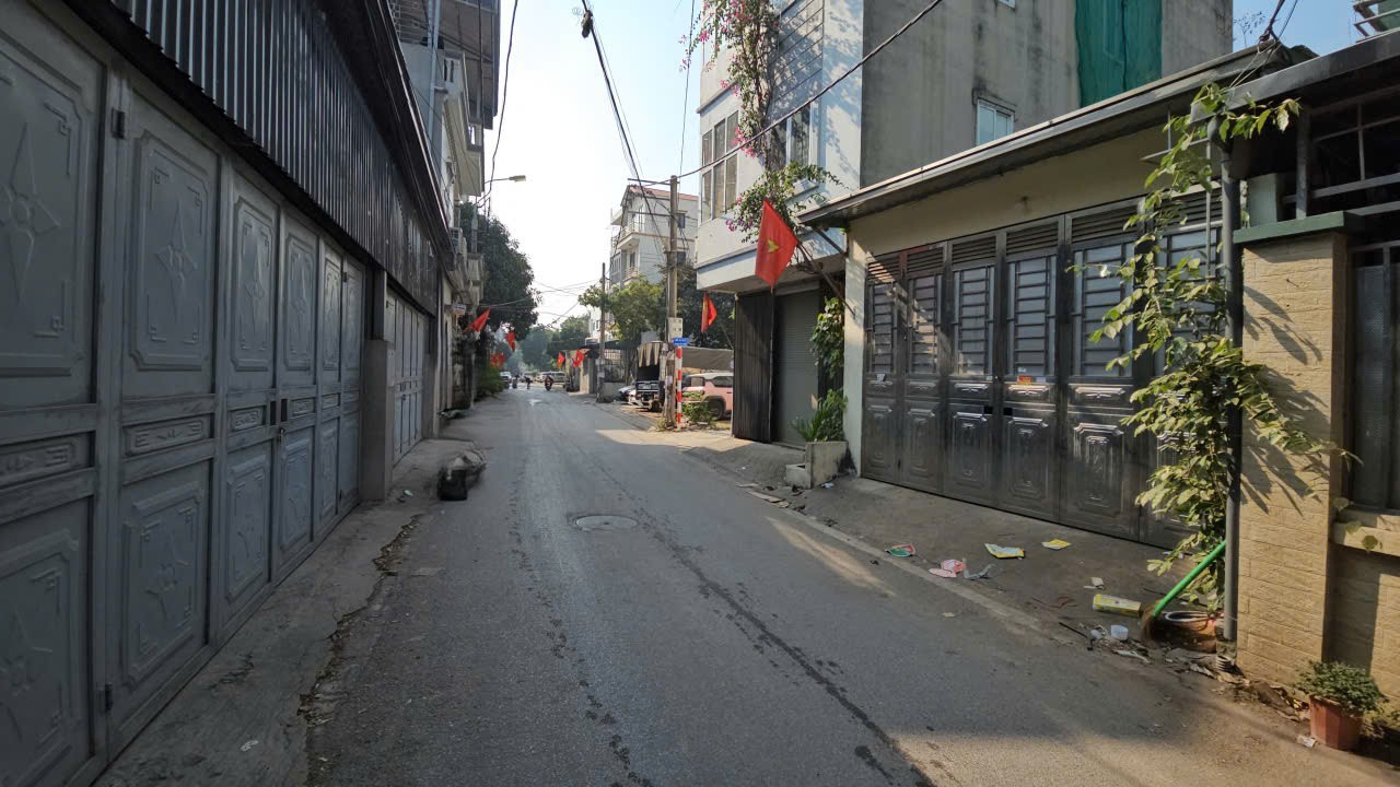 Bán đất mặt ngõ phố Bát Khối, Thạch Bàn, DT 63m2, MT 5m, đường 6m, tiện kinh doanh