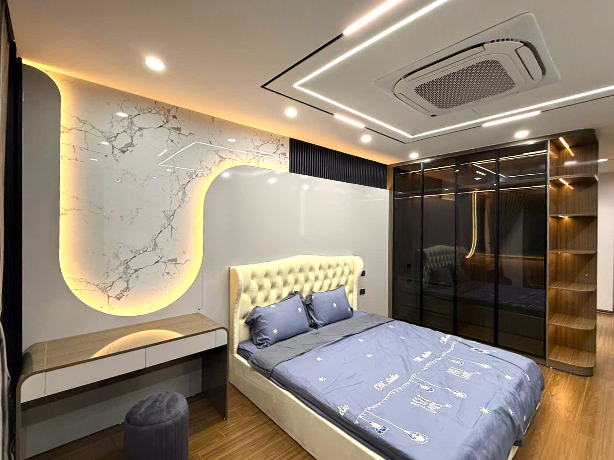Bán nhà phố Đàm Quang Trung, chân cầu Vĩnh Tuy, 8 tầng, DT 60m2, MT 4m, 4PN, full nội thất