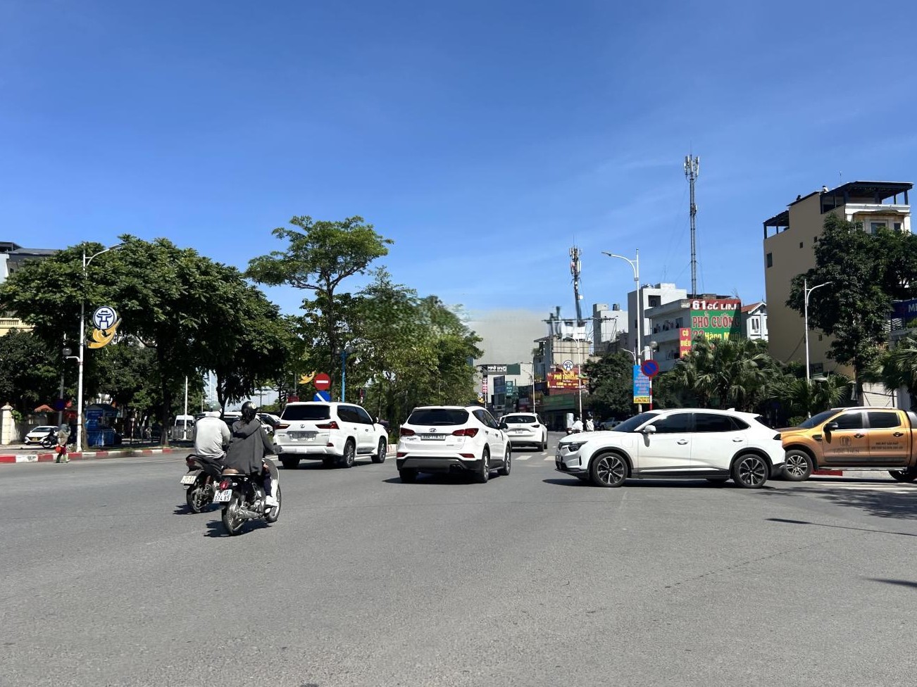 Bán đất mặt phố Cổ Linh, Thạch Bàn, DT 73m2, MT 7m, tiện kinh doanh, buôn bán, 32.5 tỷ