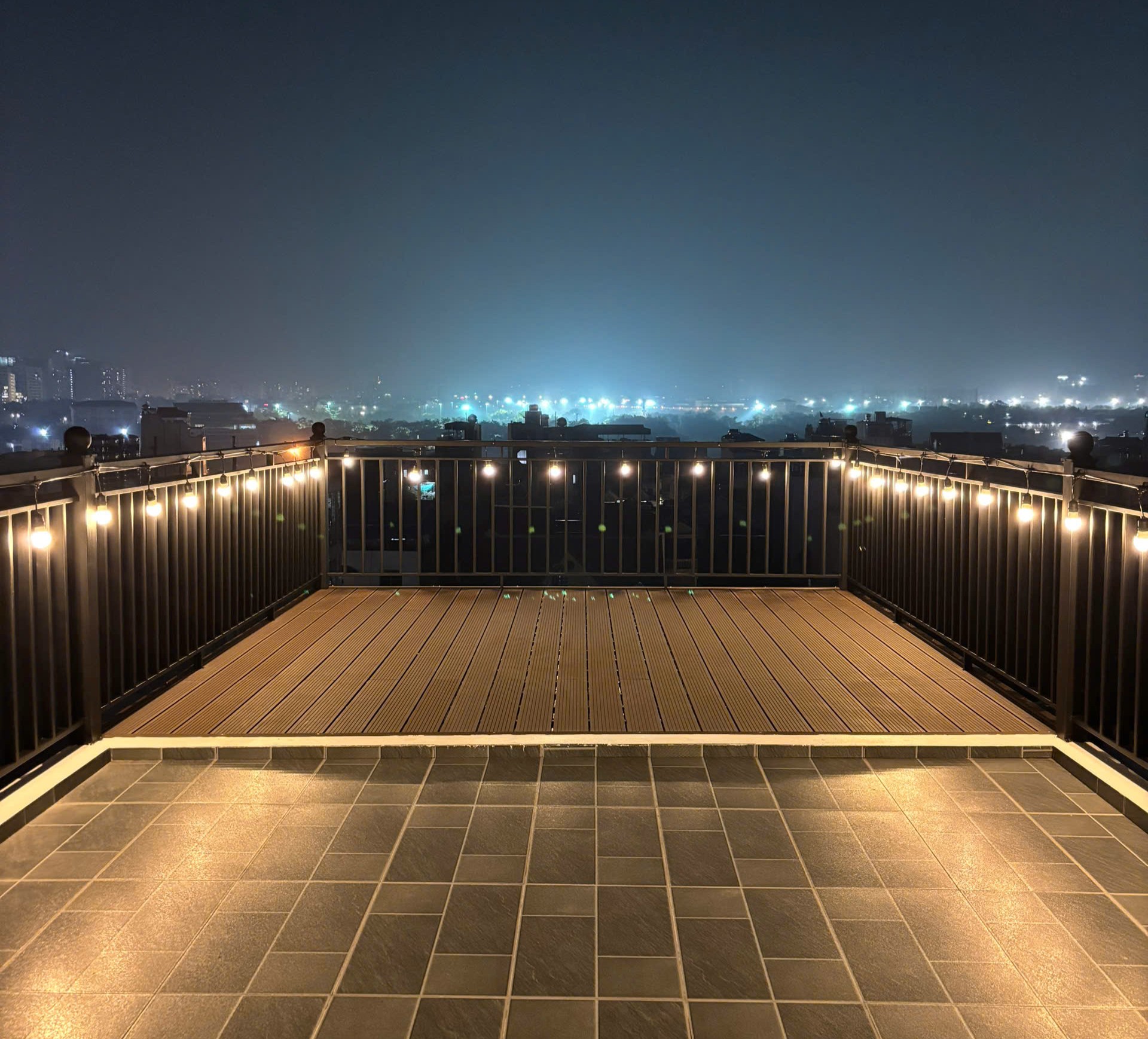 Bán nhà phố Nguyễn Văn Cừ, Gia Thụy, 7 tầng, DT 48m2, MT 4m, 4PN, thang máy, gara ô tô