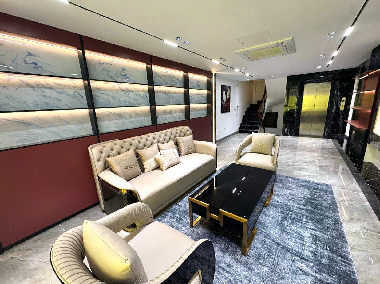 Bán nhà phân lô Nguyễn Văn Cừ, Gia Thụy, 8 tầng, DT 47m2, MT 4m, 4PN, Full nội thất