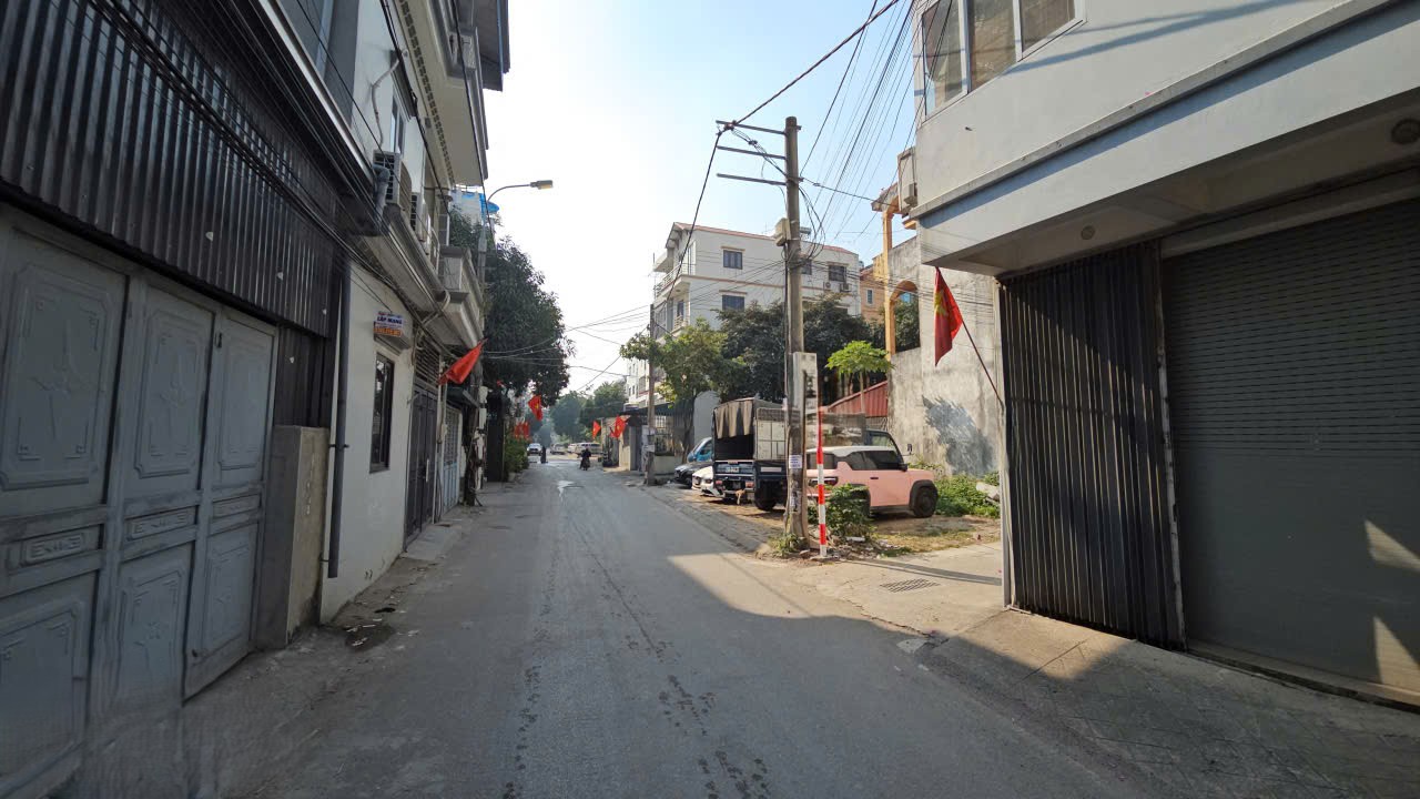 Bán đất mặt ngõ phố Bát Khối, Thạch Bàn, DT 63m2, MT 5m, đường 6m, tiện kinh doanh