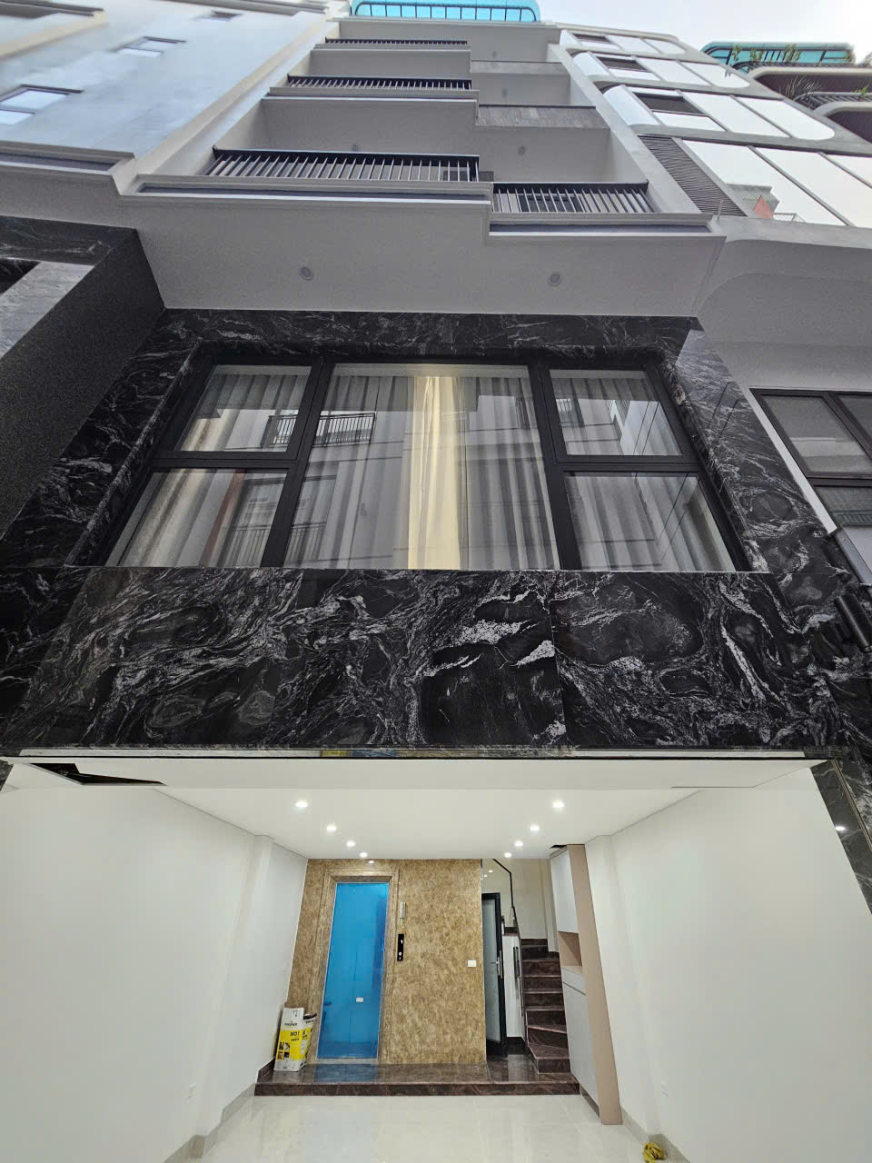 Bán nhà phố Gia Thượng, Ngọc Thụy, 7 tầng, DT 50m2, MT 4.5m, 3PN, có thang máy, gara