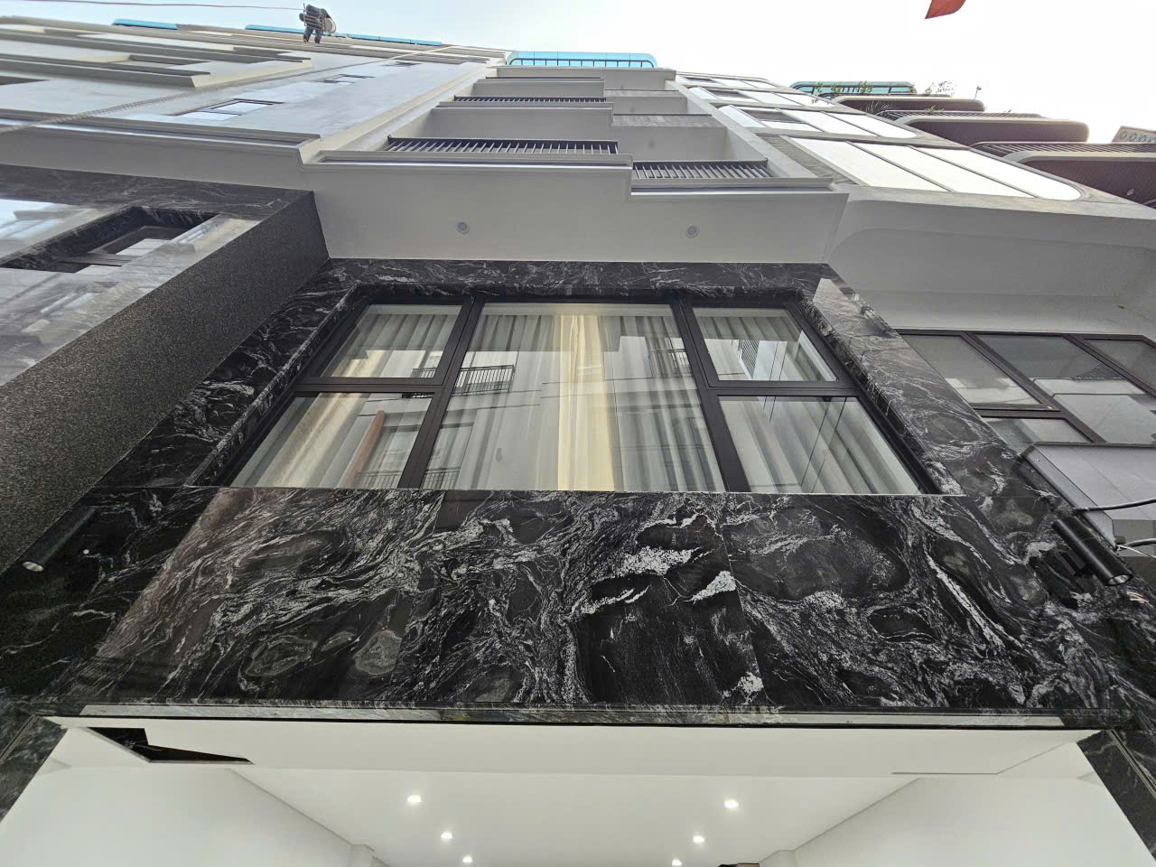 Bán nhà phố Gia Thượng, Ngọc Thụy, 7 tầng, DT 50m2, MT 4.5m, 3PN, có thang máy, gara