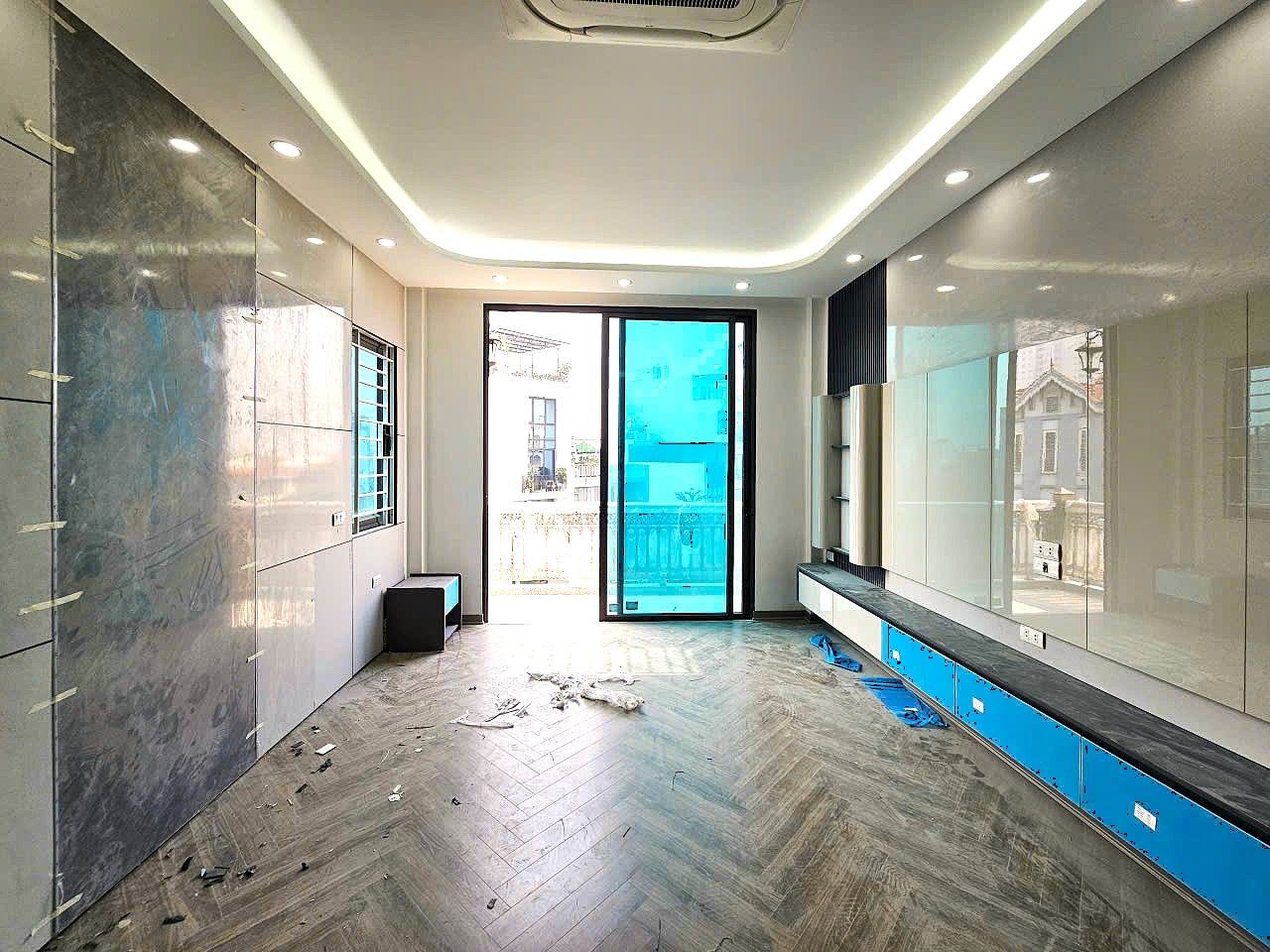 Bán nhà phân lô phố Cổ Linh, Thạch Bàn, 7 tầng, DT 40m2, MT 3.8m, 4PN, tiện kinh doanh