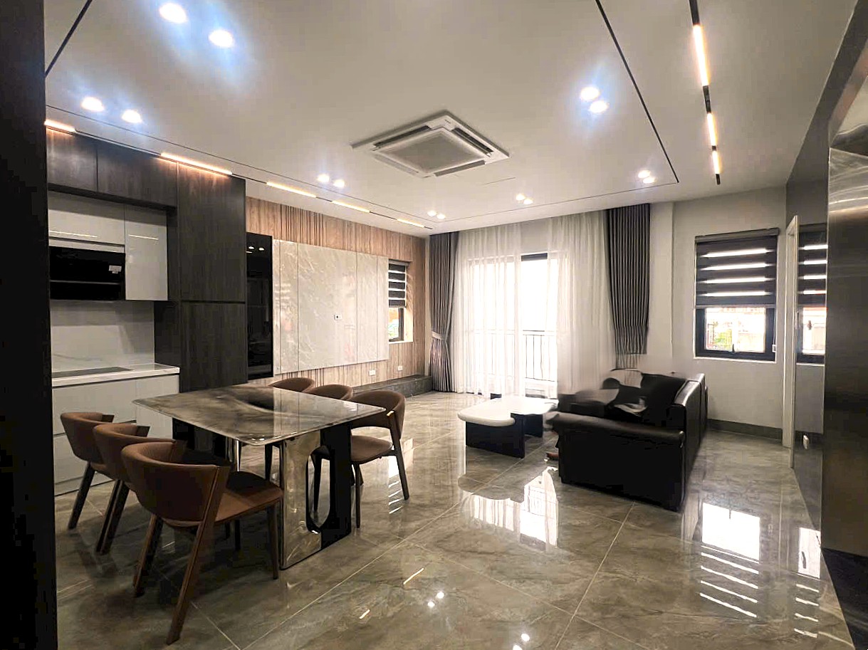 Bán nhà Ngõ 344 Ngọc Thụy, gần Trường Việt Pháp, 8 tầng, DT 51m2, MT 6m, thang máy, gara