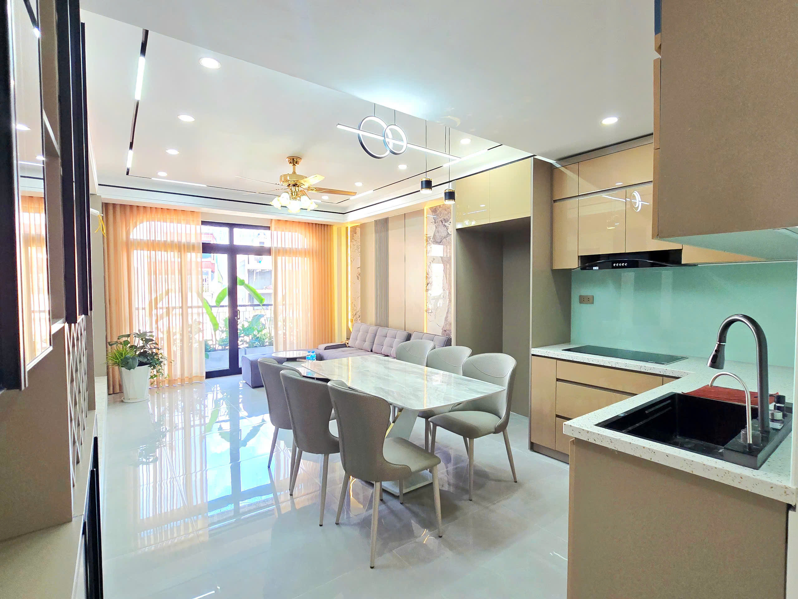 Bán nhà phố Nguyễn Thời Trung, Thạch Bàn, 6 tầng, DT 45m2, MT 4.2m, 3PN, 2026