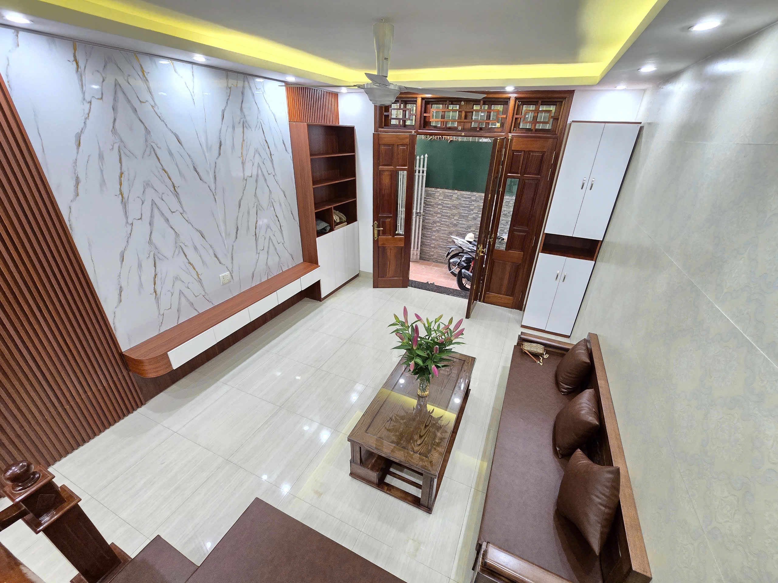 Bán nhà phố Vũ Đức Thận, sau BigC, Nhà 4 tầng, DT 50m2, MT 4m, 4PN, SĐCC, ĐÃ BÁN