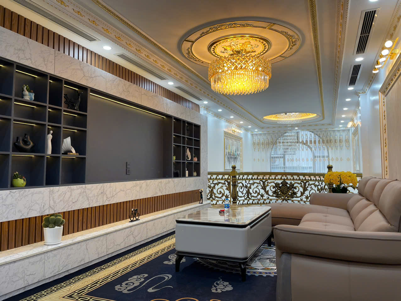 Bán nhà mặt ngõ phố Nguyễn Lam, gần Vinschool, 7 tầng, DT 65m2, MT 3.8m, 2025