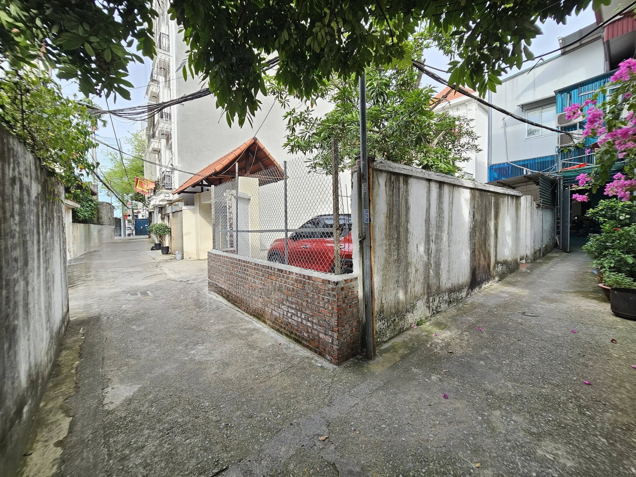 Bán đất phố Nguyễn Thời Trung, Thạch Bàn, DT 50m2, MT 4.5m, lô góc, ô tô vào nhà, 2026