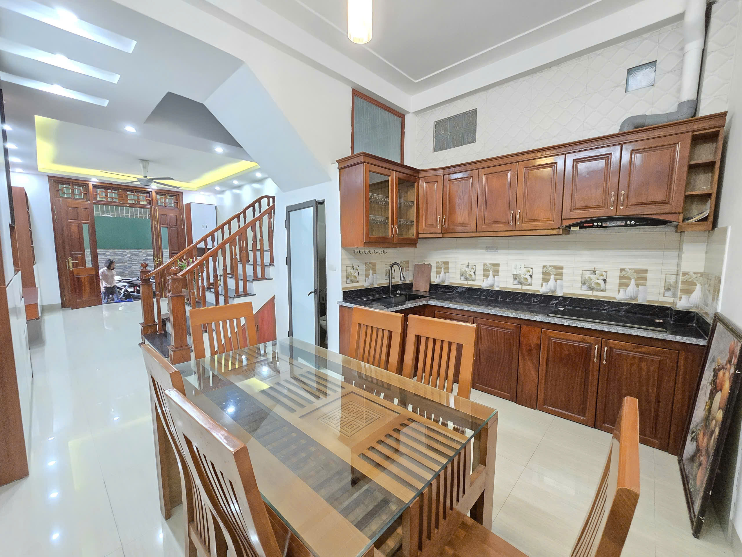 Bán nhà phố Vũ Đức Thận, sau BigC, Nhà 4 tầng, DT 50m2, MT 4m, 4PN, SĐCC, ĐÃ BÁN