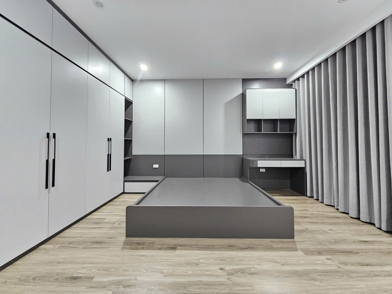 Bán nhà phố Gia Thượng, Ngọc Thụy, 7 tầng, DT 50m2, MT 4.5m, 3PN, có thang máy, gara