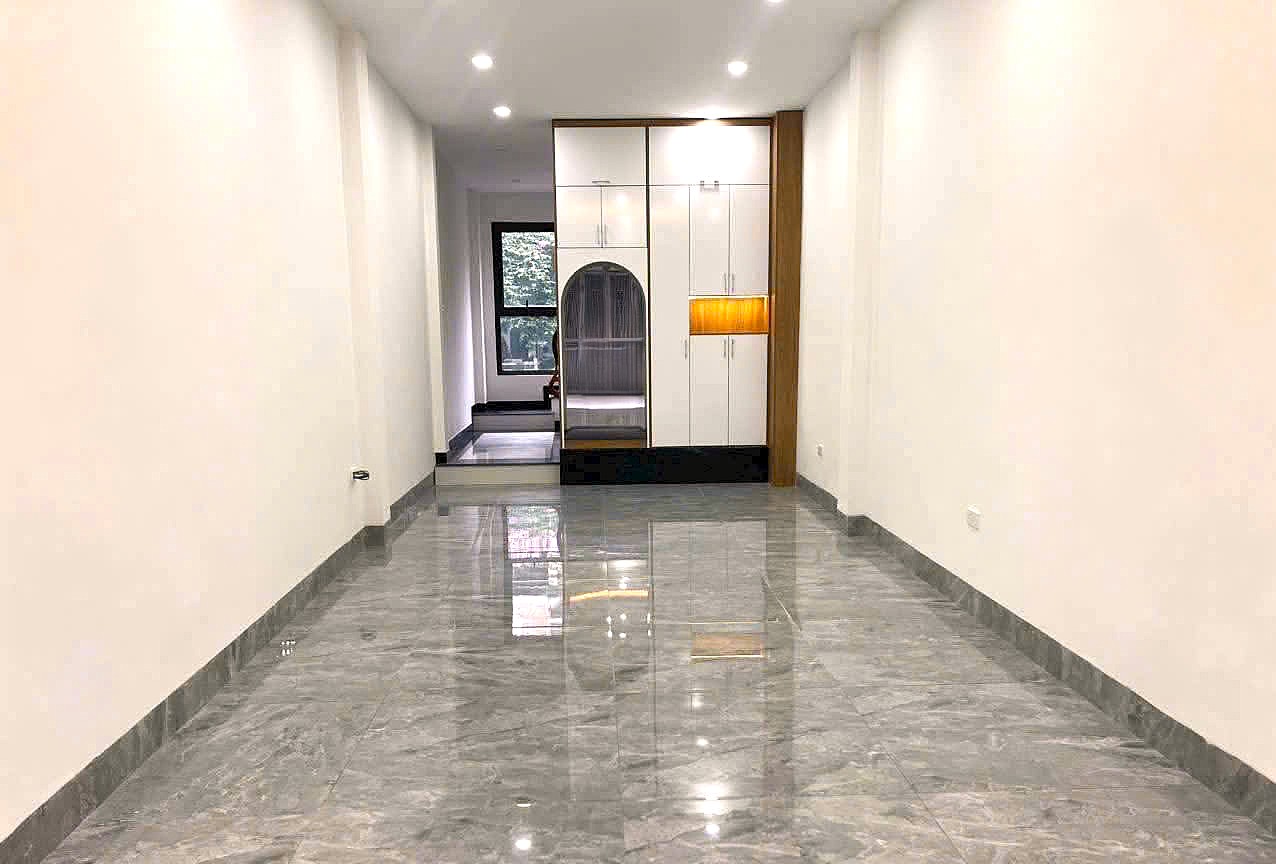 Bán nhà Ngõ 604 Ngọc Thụy, 6 tầng, DT 47m2, MT 3.4m, 3PN, thang máy, gara 2 ô tô