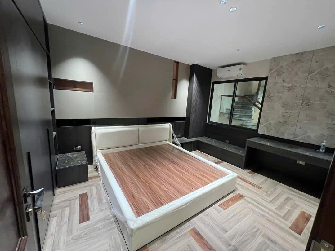 Bán nhà mặt ngõ Nguyễn Văn Cừ, 8 tầng, DT 100m2, MT 5m, có thang máy, ĐÃ BÁN