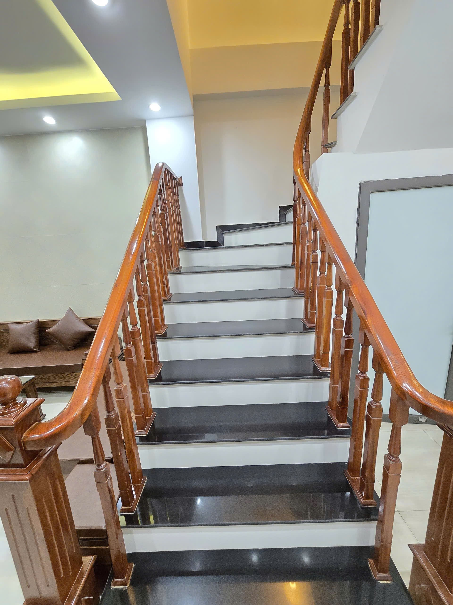 Bán nhà phố Vũ Đức Thận, sau BigC, Nhà 4 tầng, DT 50m2, MT 4m, 4PN, SĐCC, ĐÃ BÁN