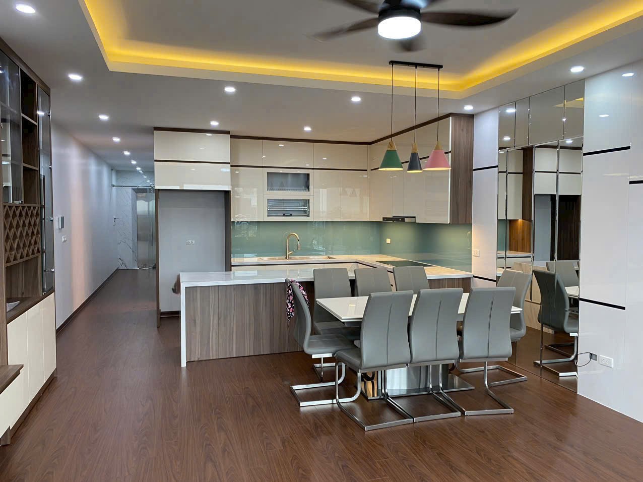 Bán nhà phân lô phố Thạch Bàn, 6 tầng, DT 90m2, MT 5.3m, 5PN, có thang máy, gara ô tô