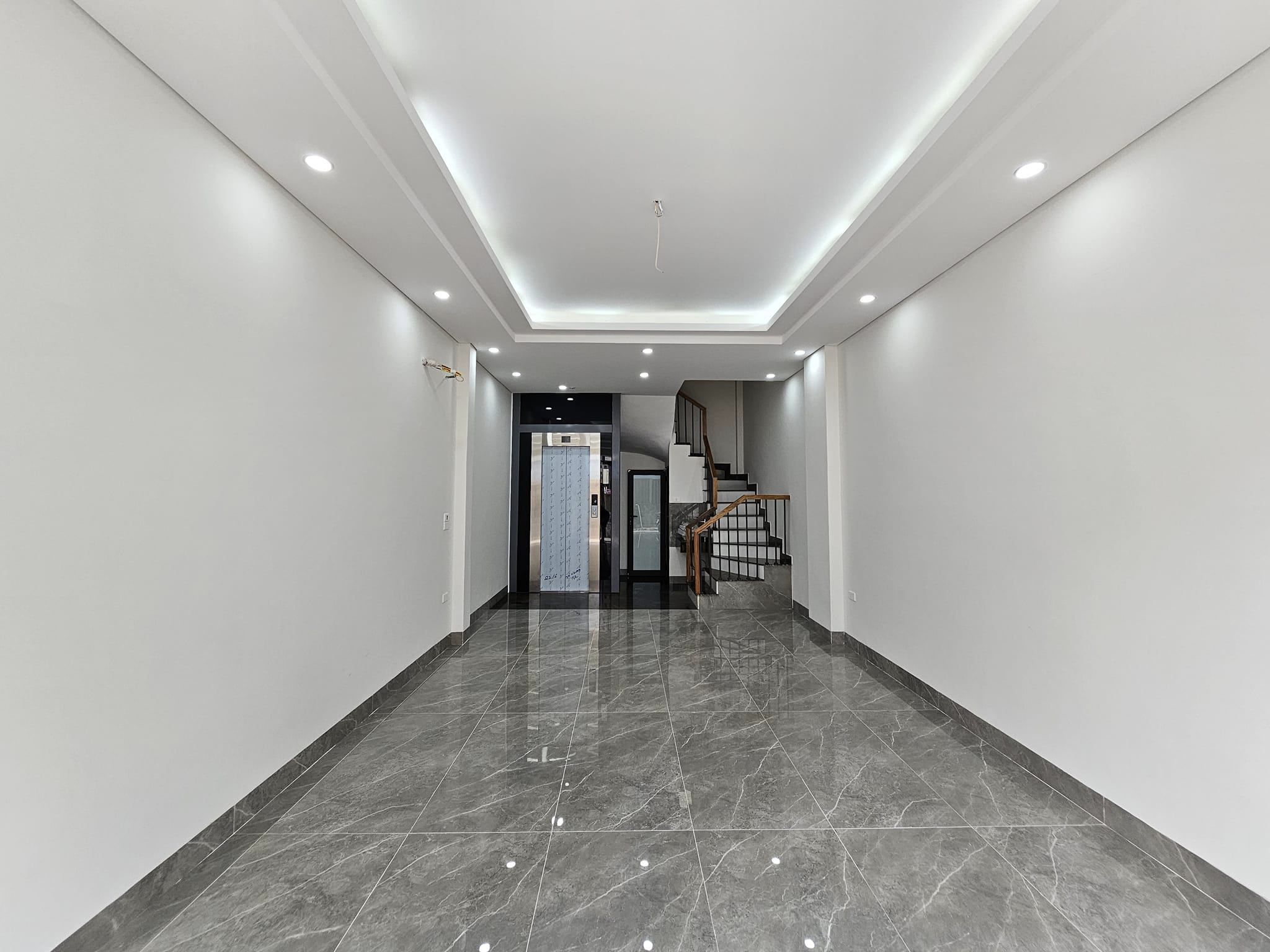 Bán nhà phố Cổ Linh, Thạch Bàn, nhà 6 tầng, DT 40m2, MT 4m, có thang máy, ĐÃ BÁN