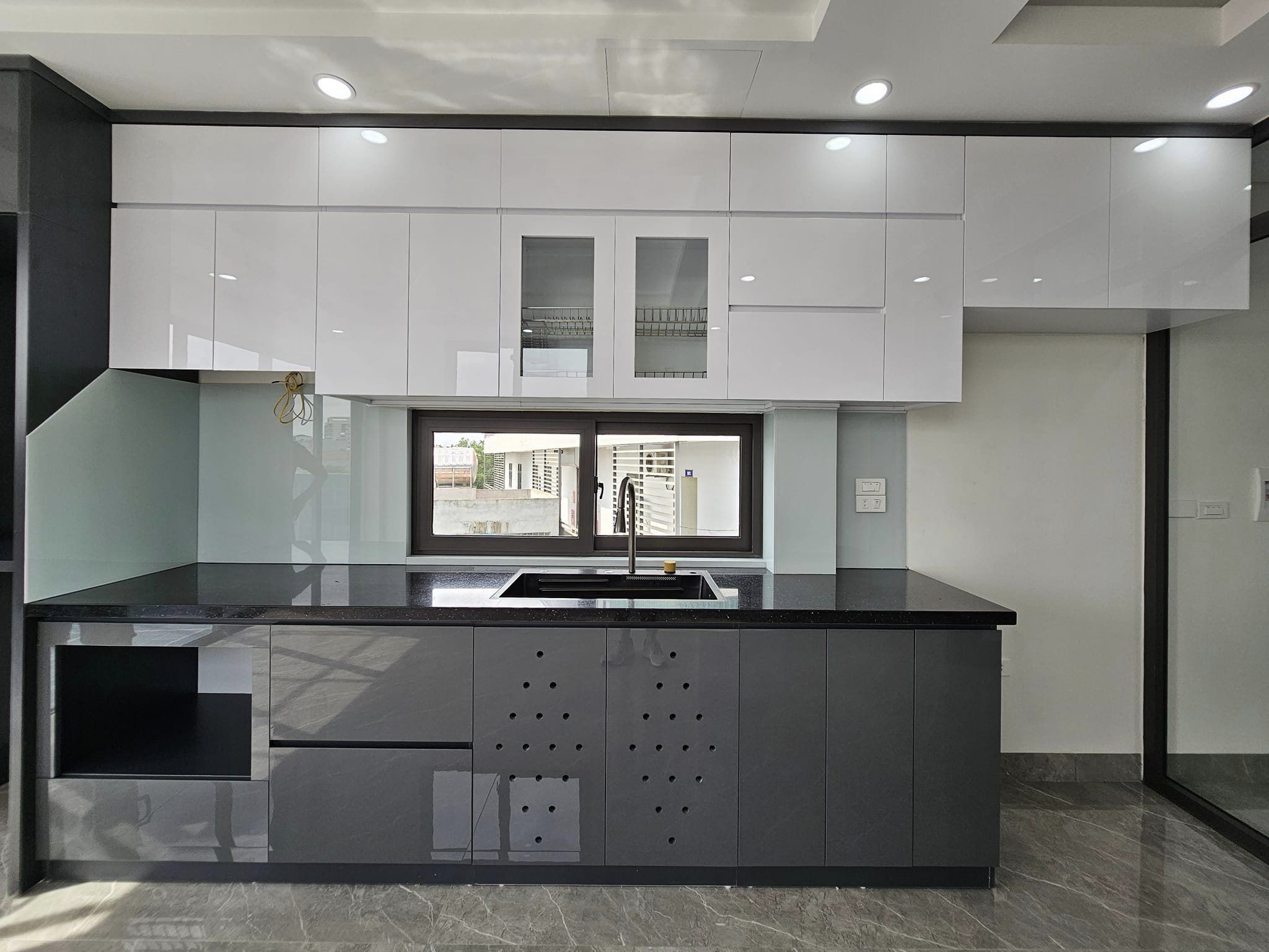 Bán nhà phố Cổ Linh, Thạch Bàn, nhà 6 tầng, DT 40m2, MT 4m, có thang máy, ĐÃ BÁN