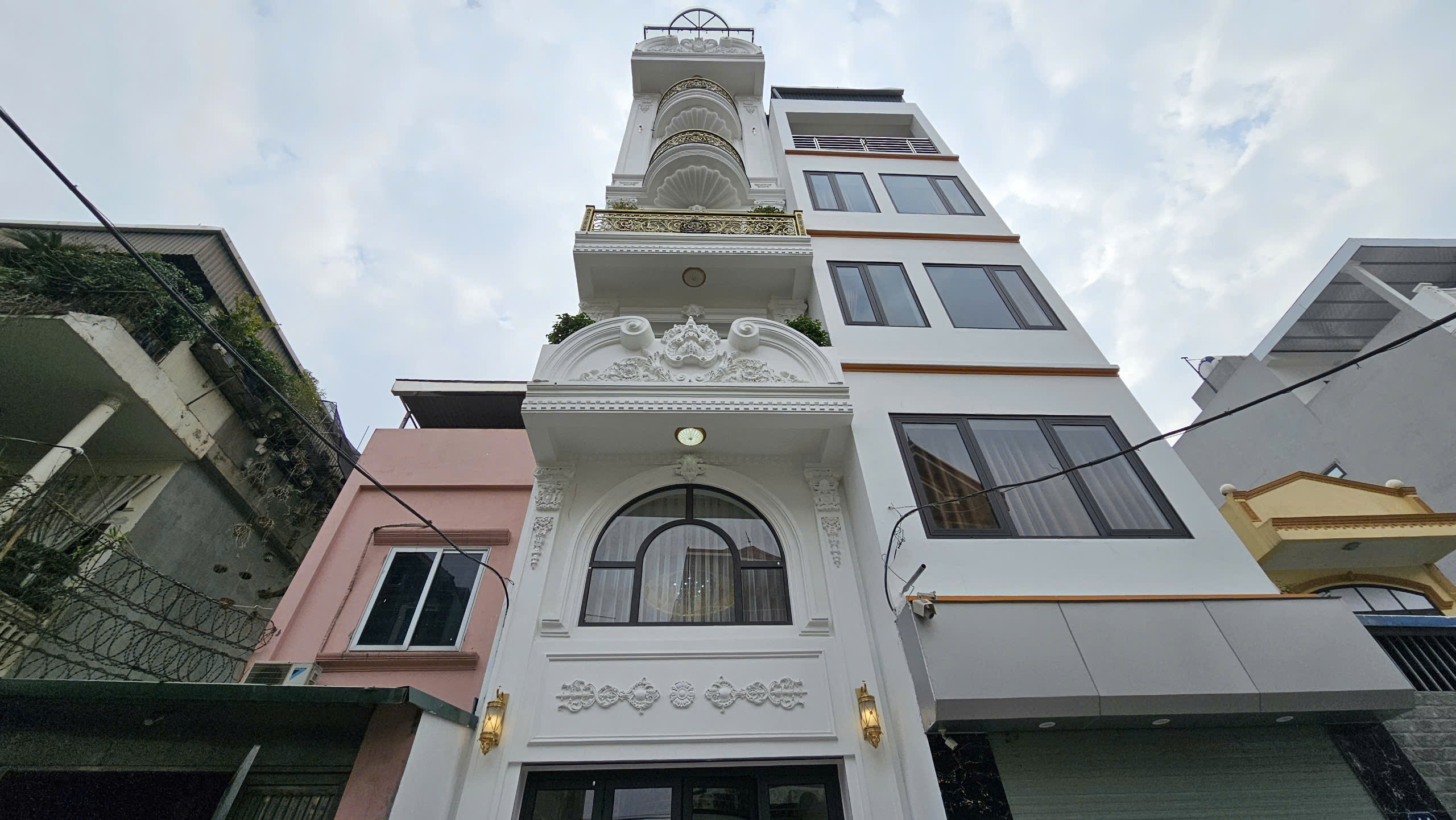 Bán nhà mặt ngõ phố Nguyễn Lam, gần Vinschool, 7 tầng, DT 65m2, MT 3.8m, 2025