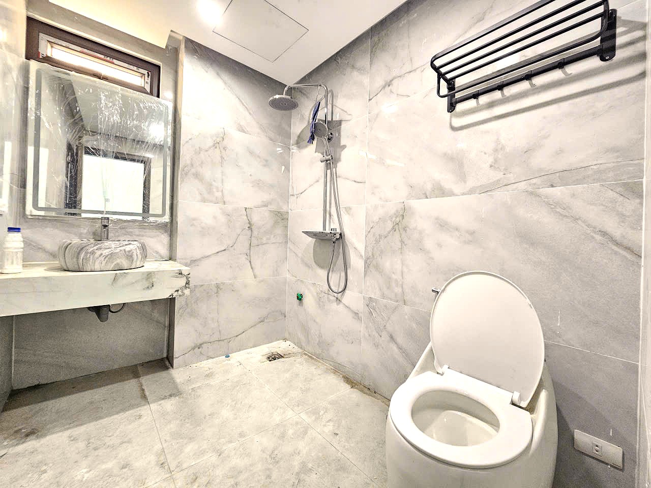 Bán nhà phân lô phố Cổ Linh, Thạch Bàn, 7 tầng, DT 40m2, MT 3.8m, 4PN, tiện kinh doanh