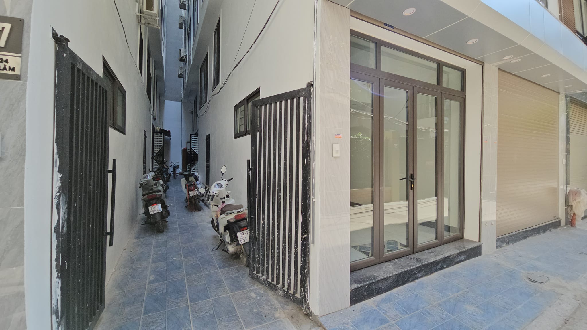 Bán nhà mặt ngõ phố Ngọc Lâm, 6 tầng, DT 37m2, MT 3.5m, 3PN, có thang máy, SĐCC