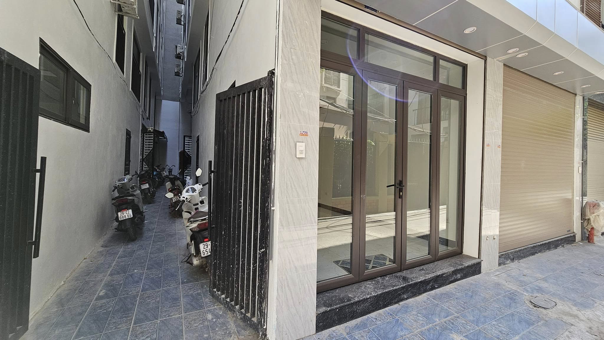 Bán nhà mặt ngõ phố Ngọc Lâm, 6 tầng, DT 37m2, MT 3.5m, 3PN, có thang máy, SĐCC