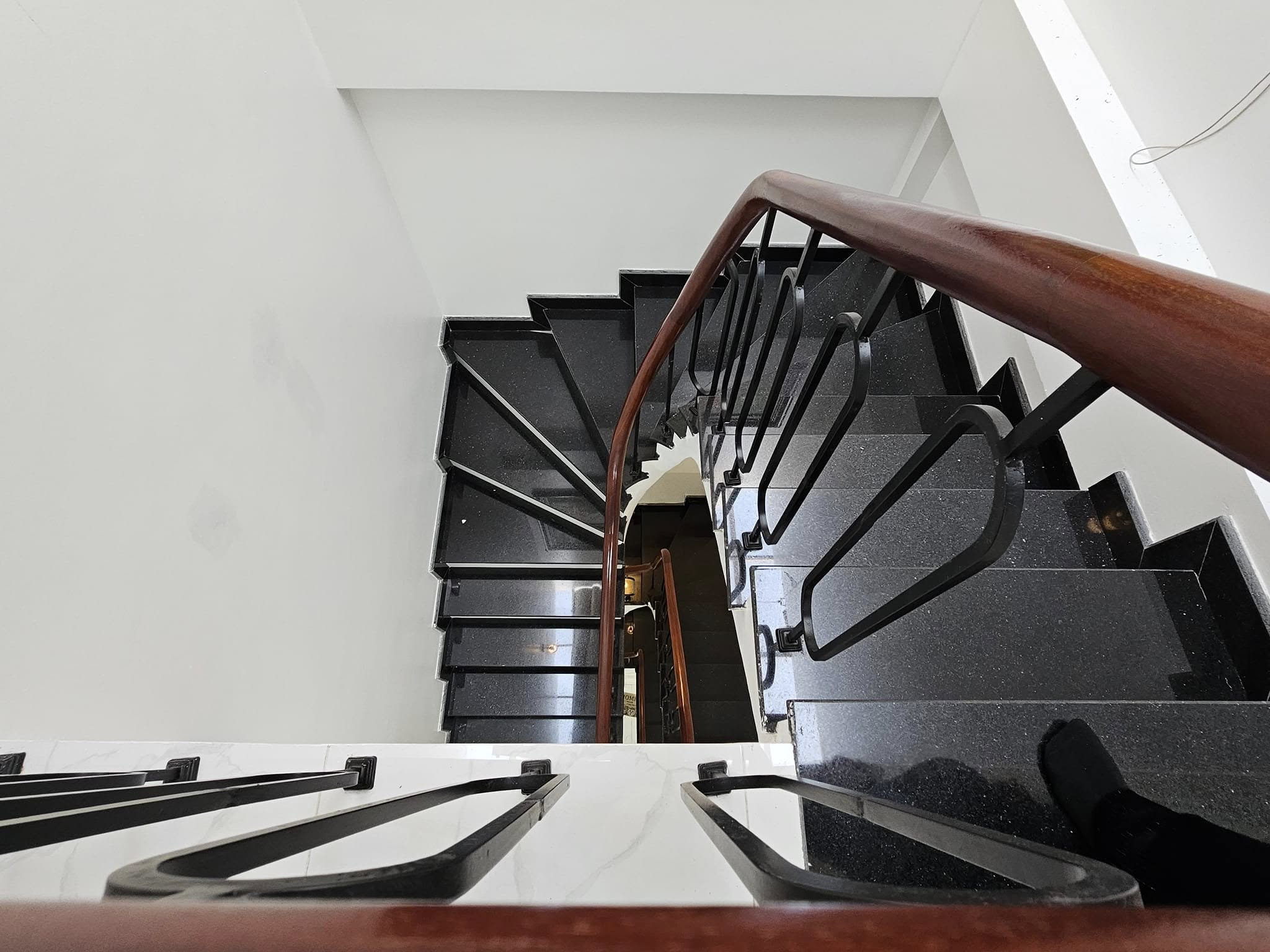 Bán nhà phân lô phố Ngọc Lâm, 5 tầng, DT 46m2, MT 3.6m, 4PN, full nội thất, ĐÃ BÁN