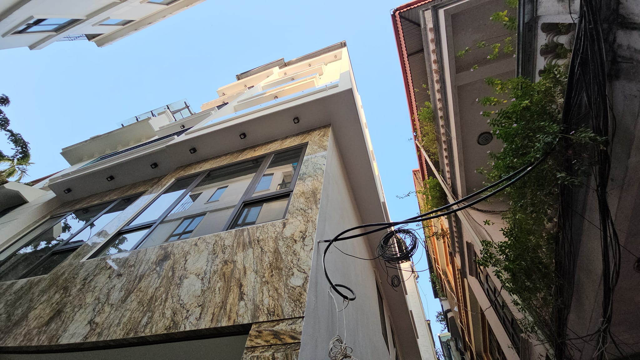 Bán nhà mặt ngõ Nguyễn Văn Cừ, 7 tầng, DT 40m2, MT 3.6m, có thang máy, ĐÃ BÁN