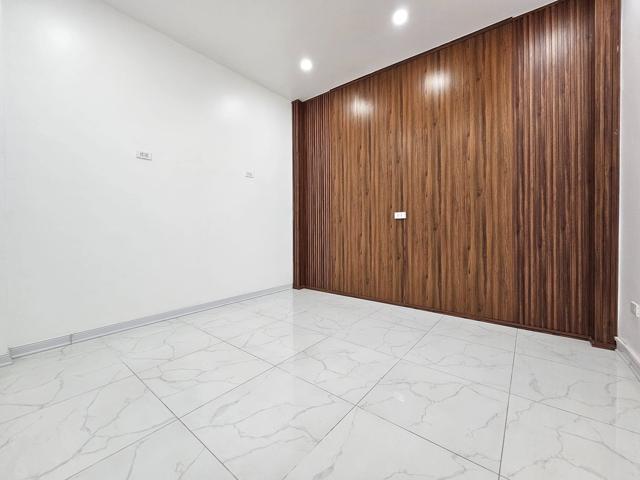 Bán nhà phân lô phố Ngọc Lâm, 5 tầng, DT 46m2, MT 3.6m, 4PN, full nội thất, ĐÃ BÁN