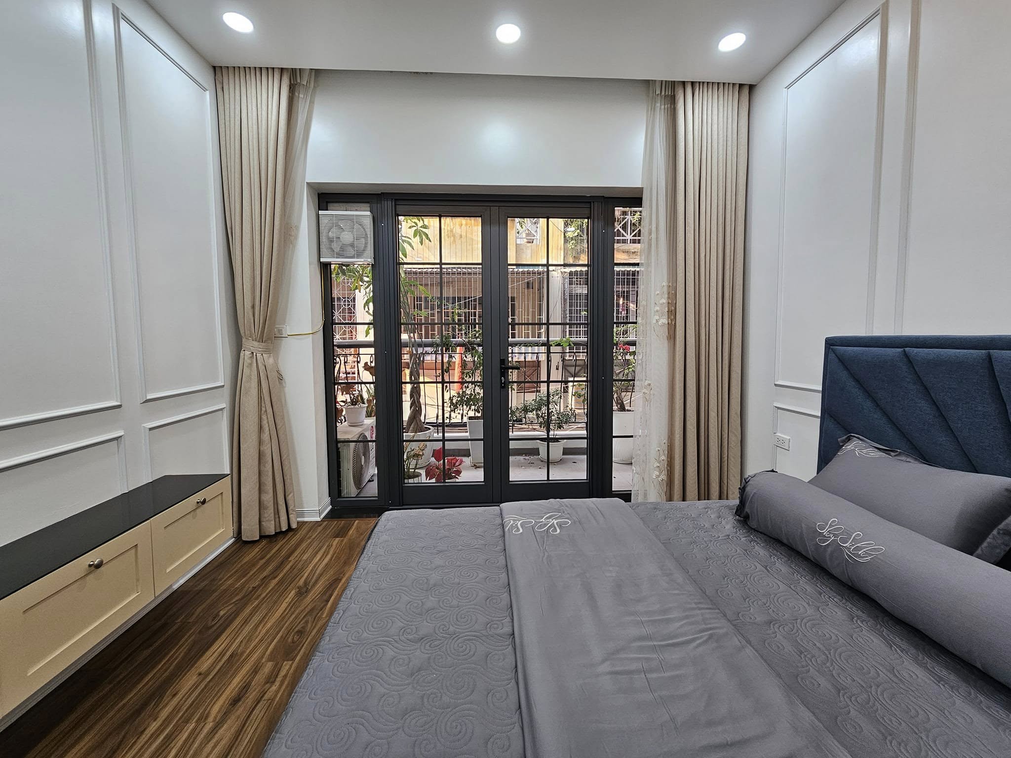 Bán nhà phân lô phố Ngọc Lâm, 5 tầng, DT 46m2, MT 3.6m, 4PN, full nội thất, ĐÃ BÁN