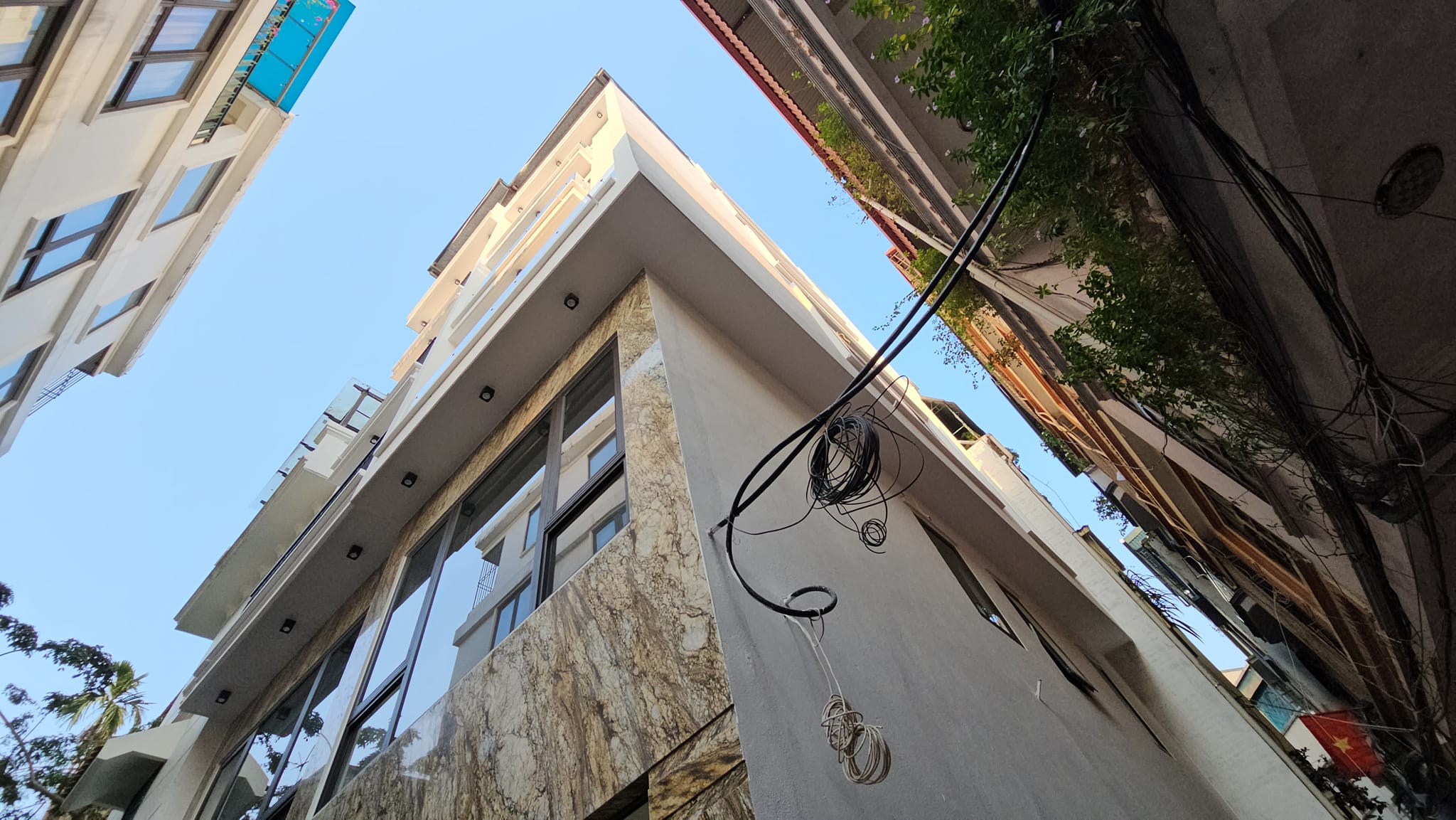 Bán nhà mặt ngõ Nguyễn Văn Cừ, 7 tầng, DT 40m2, MT 3.6m, có thang máy, ĐÃ BÁN