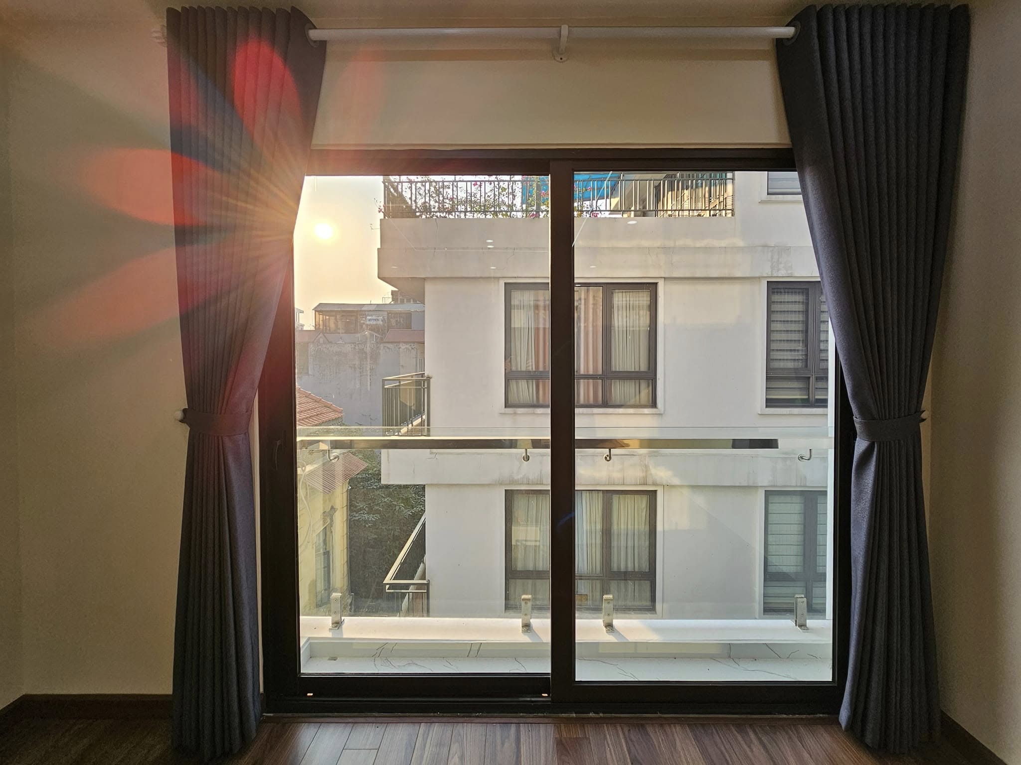 Bán nhà mặt ngõ Nguyễn Văn Cừ, 7 tầng, DT 40m2, MT 3.6m, có thang máy, ĐÃ BÁN