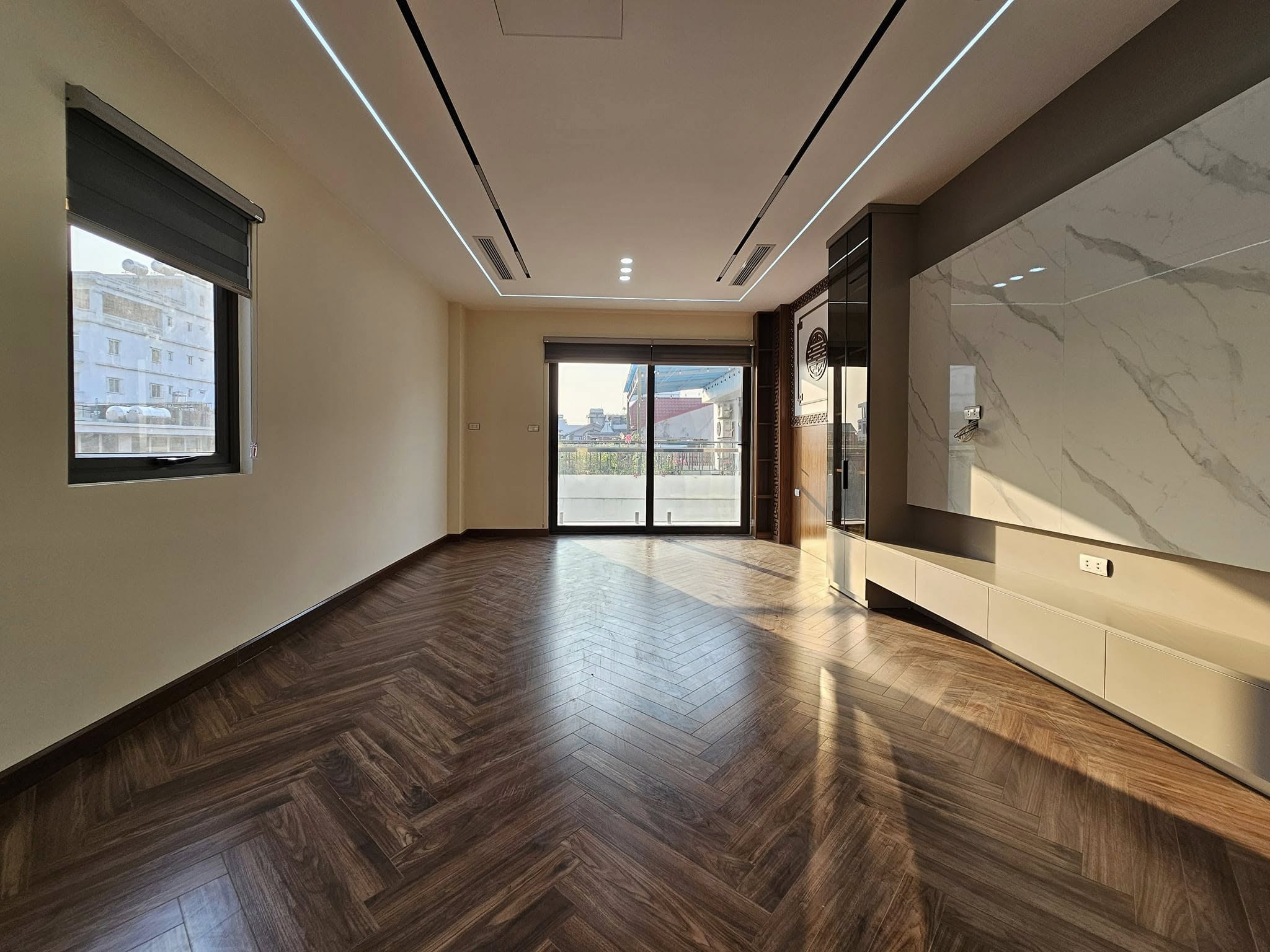 Bán nhà mặt ngõ Nguyễn Văn Cừ, 7 tầng, DT 40m2, MT 3.6m, có thang máy, ĐÃ BÁN