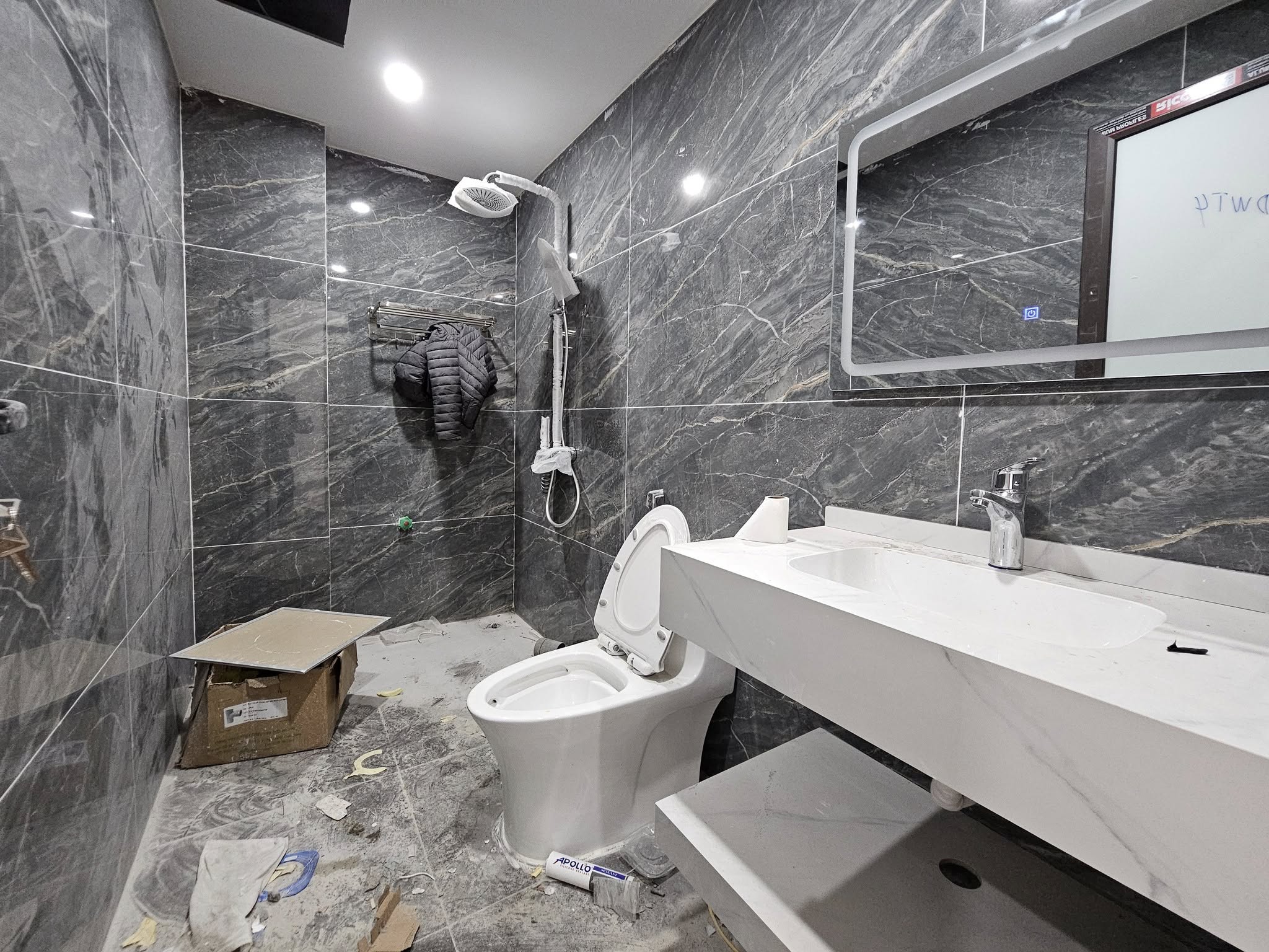 Bán nhà phố Thạch Bàn, Nhà 5 tầng, DT 48m2, MT 4.55m, có thang máy, 3PN, ĐÃ BÁN