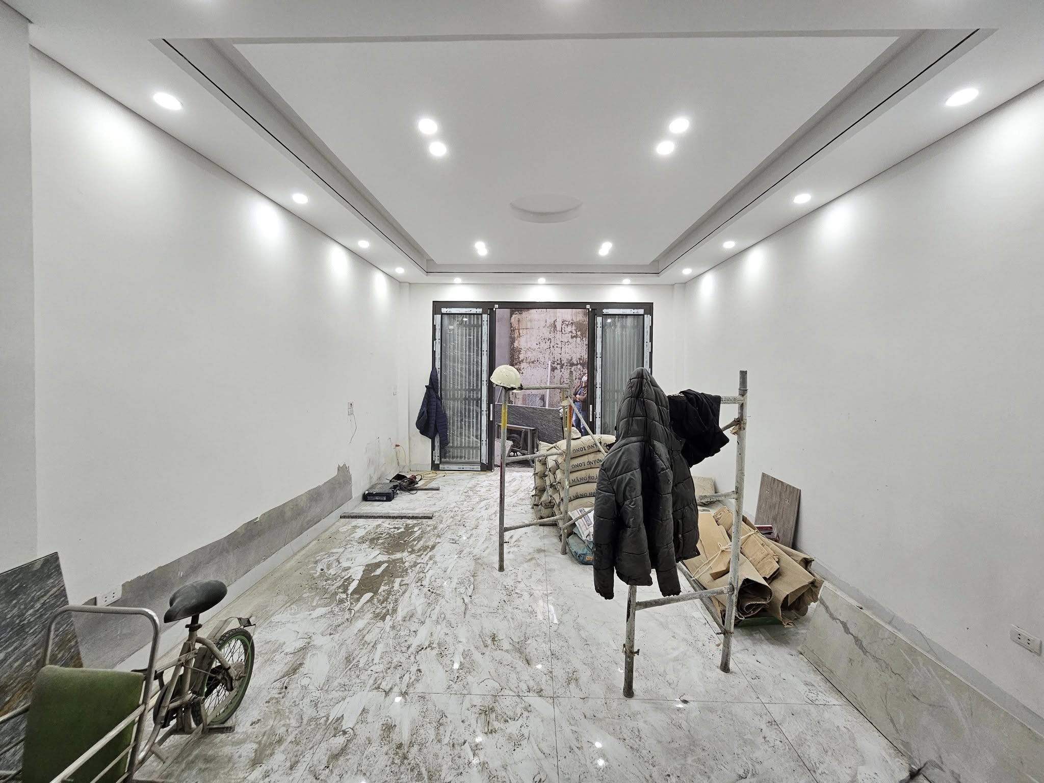 Bán nhà phố Thạch Bàn, Nhà 5 tầng, DT 48m2, MT 4.55m, có thang máy, 3PN, ĐÃ BÁN