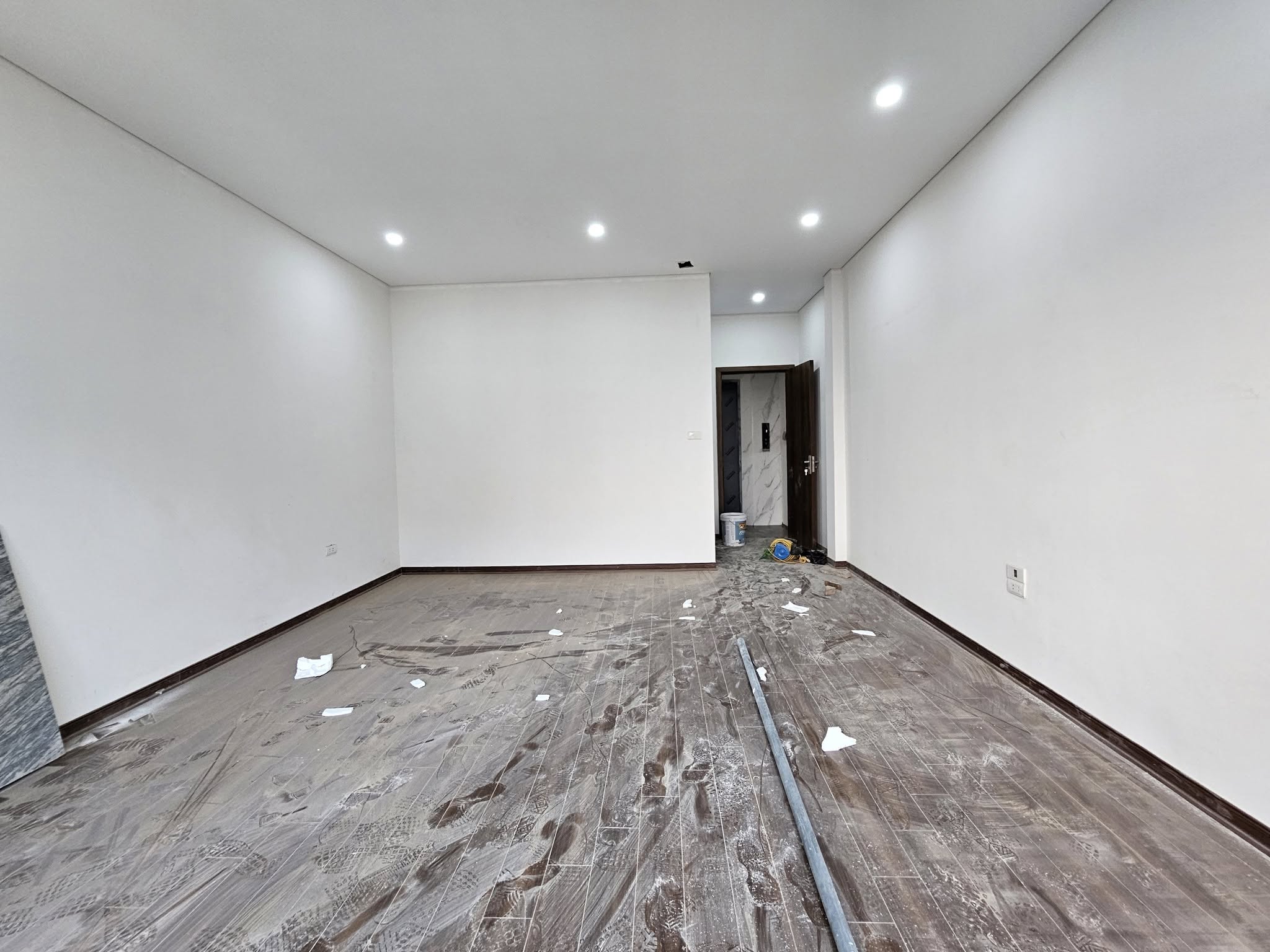 Bán nhà phố Thạch Bàn, Nhà 5 tầng, DT 48m2, MT 4.55m, có thang máy, 3PN, ĐÃ BÁN