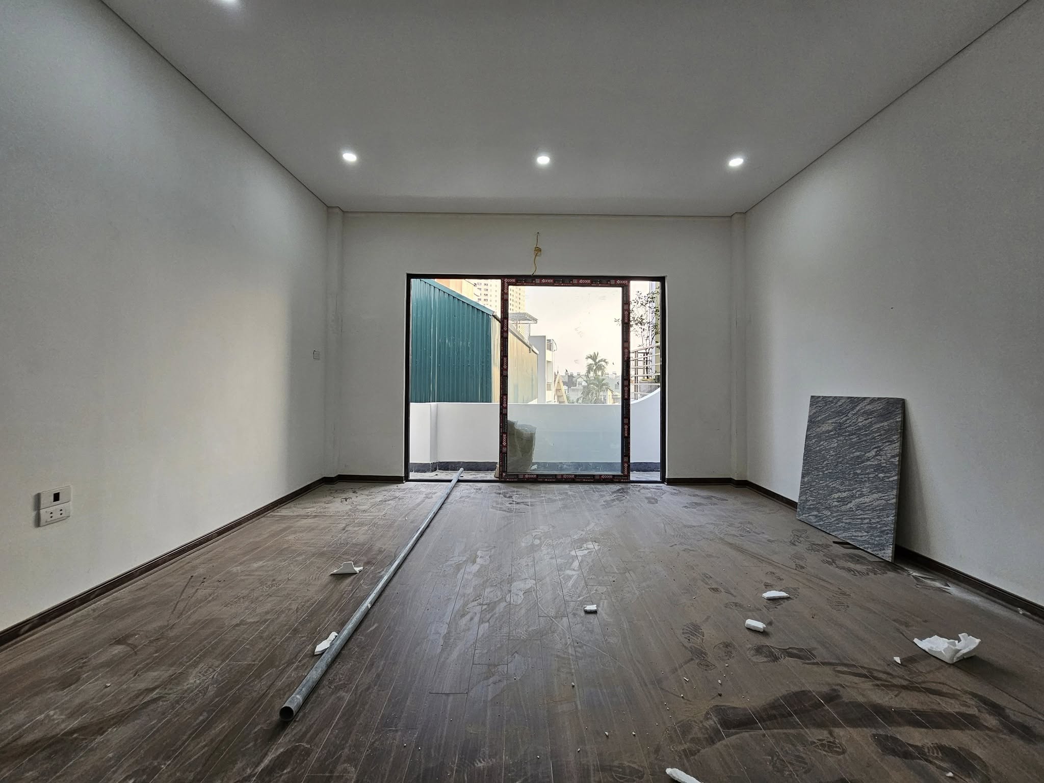 Bán nhà phố Thạch Bàn, Nhà 5 tầng, DT 48m2, MT 4.55m, có thang máy, 3PN, ĐÃ BÁN