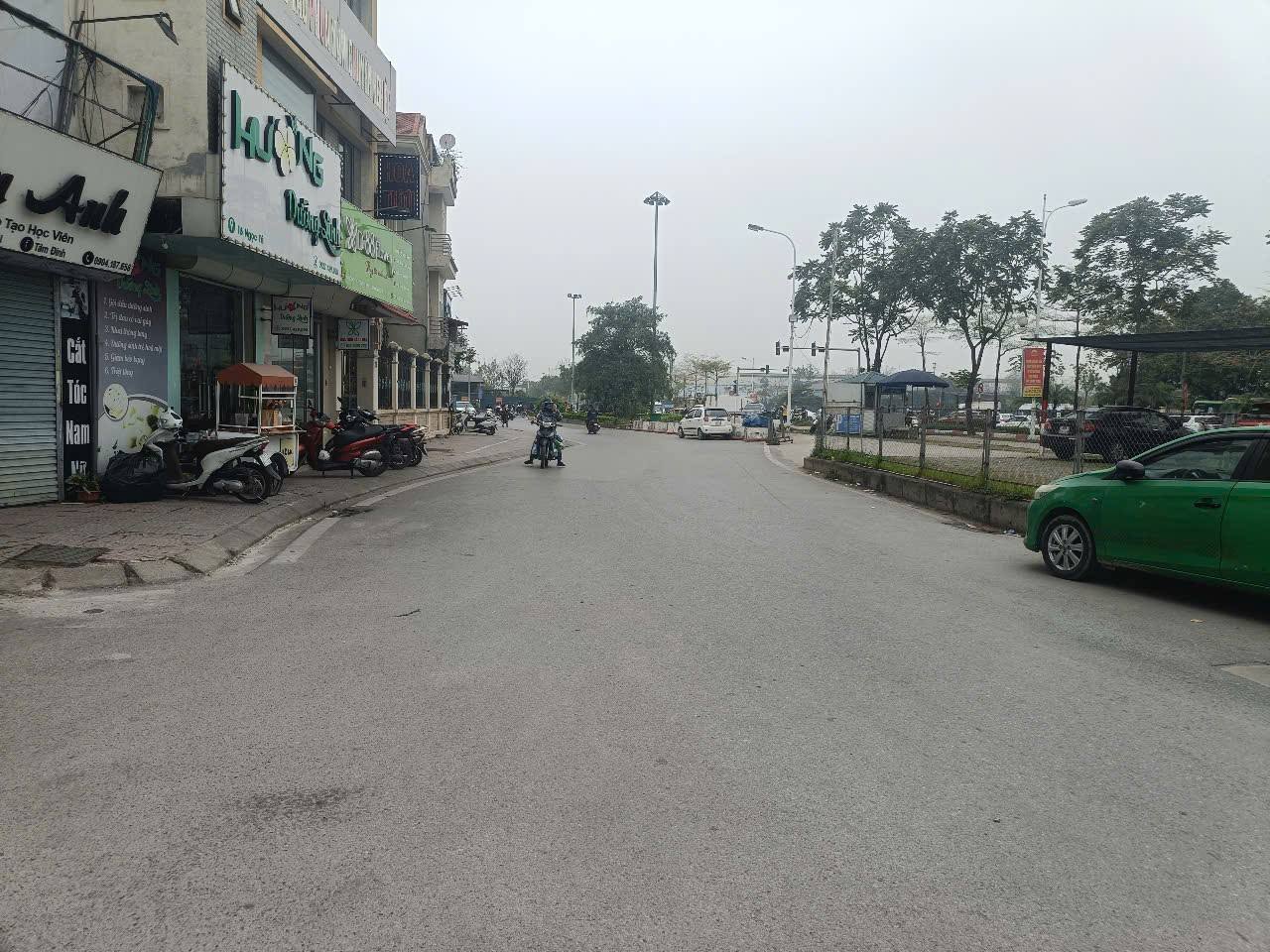 Bán đất mặt ngõ phố Cổ Linh, Thạch Bàn, DT 65m2, MT 4m, đường 6m, ô tô tránh nhau, 2026