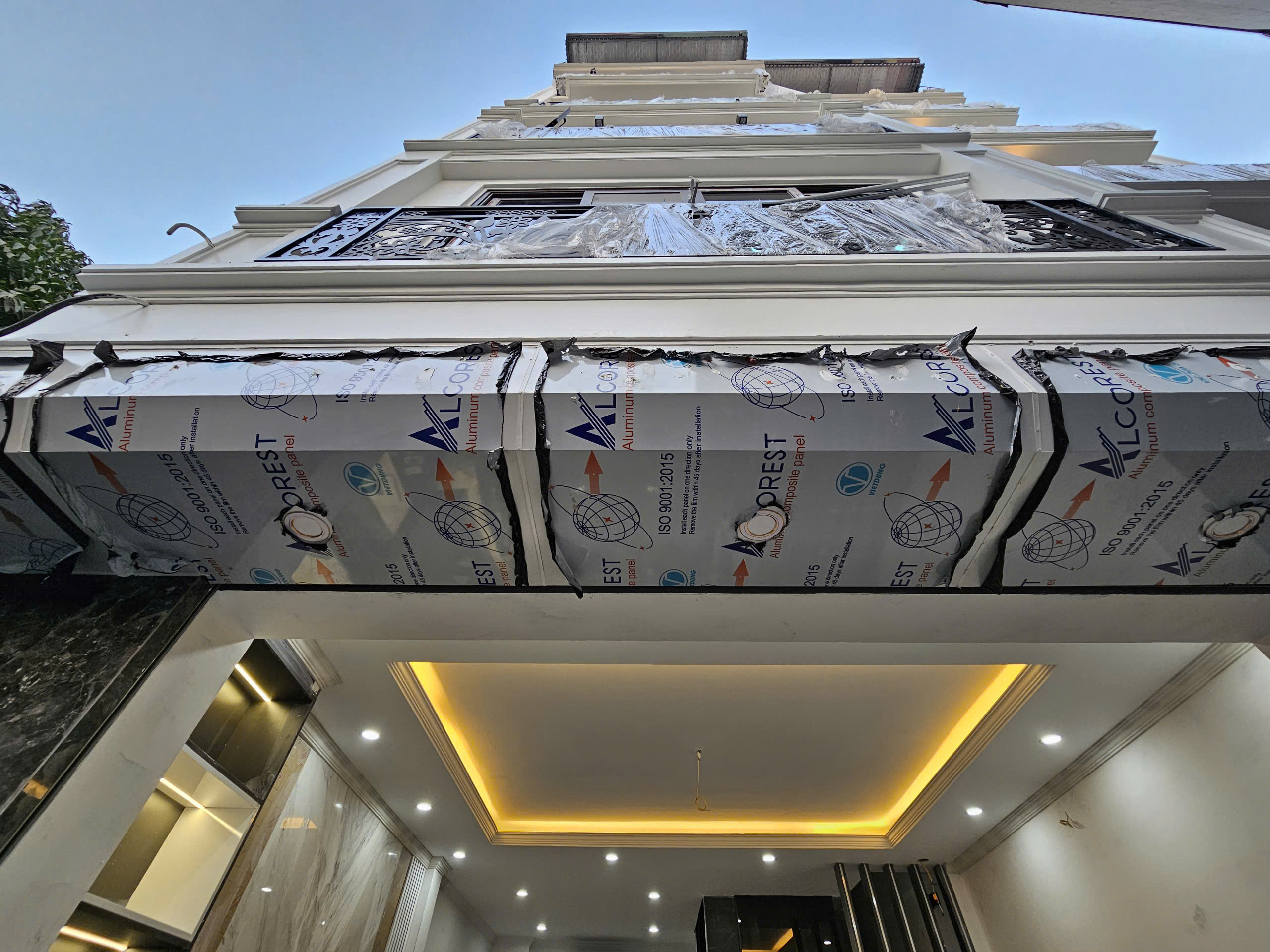 Bán nhà phố Thạch Bàn, Nhà 6 tầng, DT 39m2, MT 4.5m, 3PN, full nội thất, có thang máy, 2025